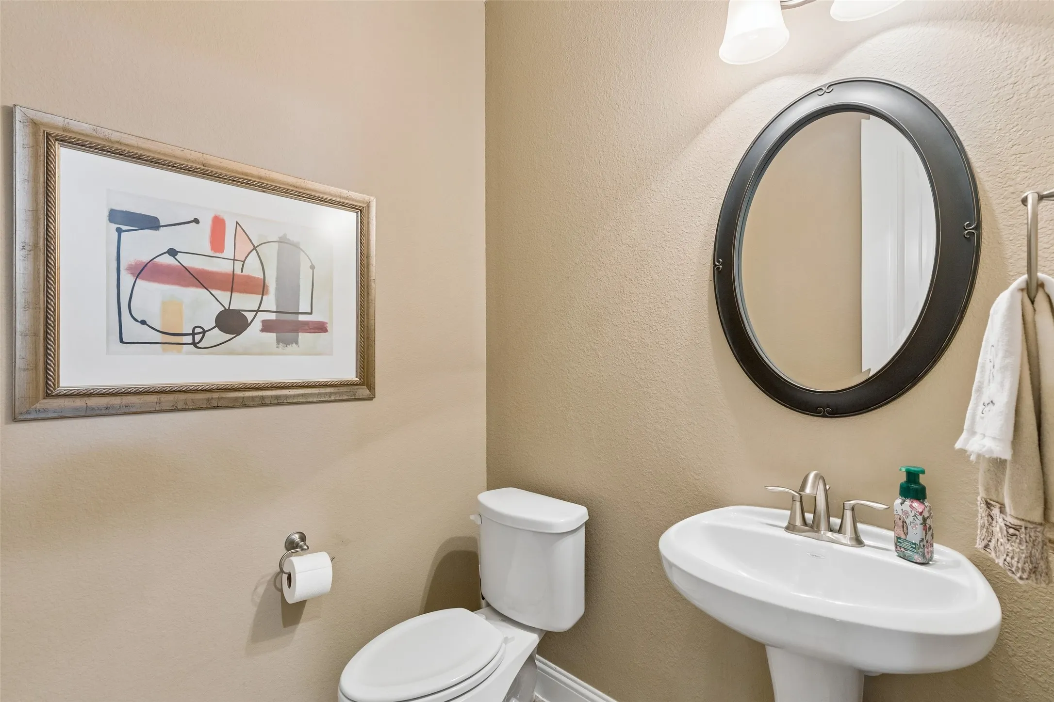 Single Family Residence For Sale in Denton County , 16157 Moss Haven Lane, Frisco, Texas 75033, 3 Bedroom, 4 Bathroom, 2 Garage spaces, 2,820 Sqft, built in 2017, mls#21285085, Real Estate Agent in Frisco, Homes For Sale in Denton county, Homes For Sale in Frisco, Realtor in Frisco Texas, Real Estate Brokerage Independent Realty Texas, Luminita Cordes Realtor