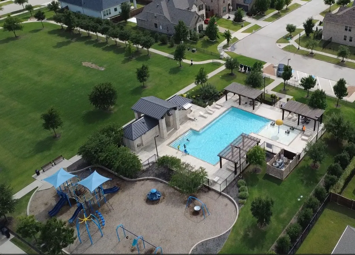 Single Family Residence For Sale in Denton County , 16157 Moss Haven Lane, Frisco, Texas 75033, 3 Bedroom, 4 Bathroom, 2 Garage spaces, 2,820 Sqft, built in 2017, mls#21285085, Real Estate Agent in Frisco, Homes For Sale in Denton county, Homes For Sale in Frisco, Realtor in Frisco Texas, Real Estate Brokerage Independent Realty Texas, Luminita Cordes Realtor