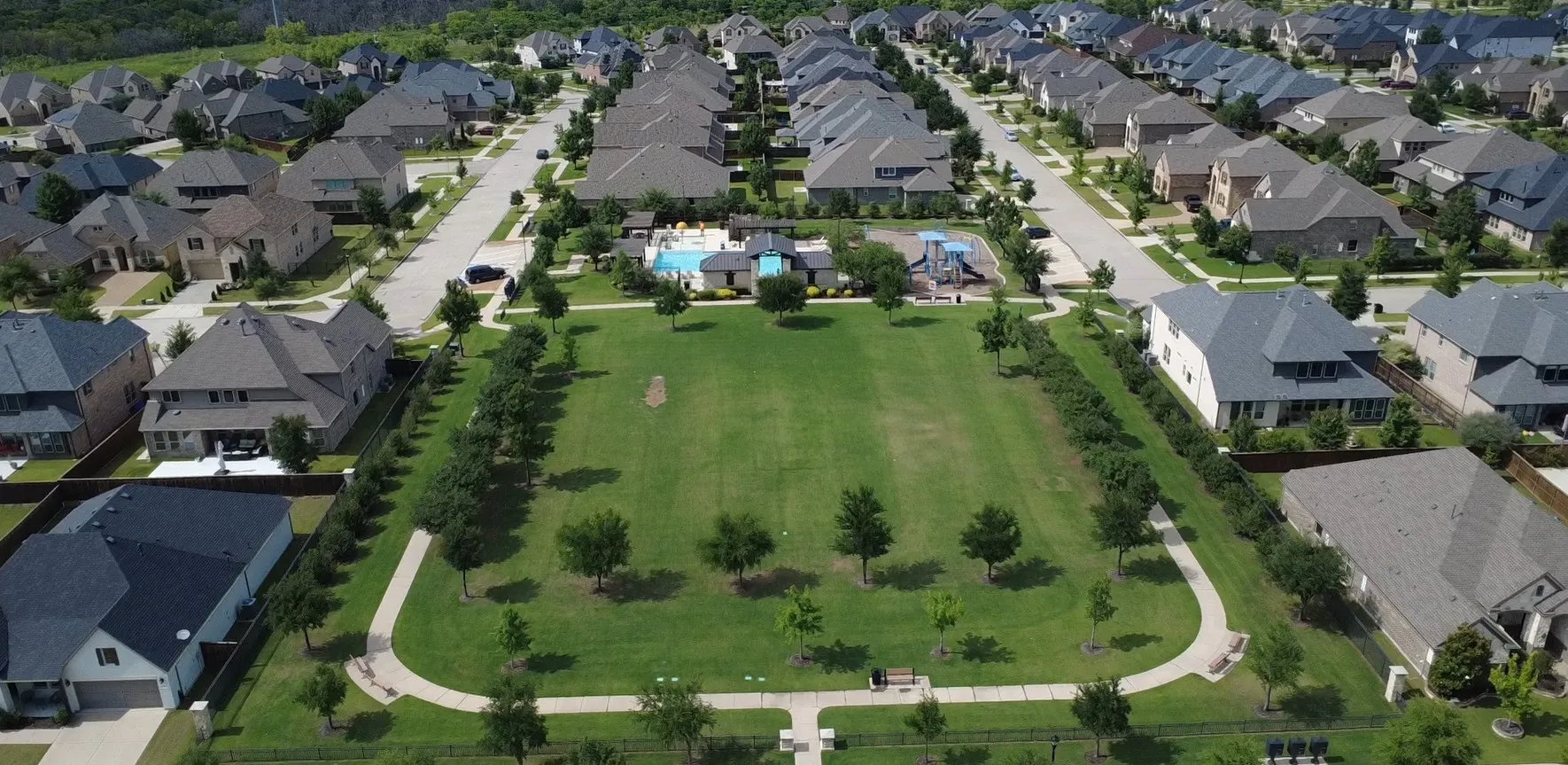 Single Family Residence For Sale in Denton County , 16157 Moss Haven Lane, Frisco, Texas 75033, 3 Bedroom, 4 Bathroom, 2 Garage spaces, 2,820 Sqft, built in 2017, mls#21285085, Real Estate Agent in Frisco, Homes For Sale in Denton county, Homes For Sale in Frisco, Realtor in Frisco Texas, Real Estate Brokerage Independent Realty Texas, Luminita Cordes Realtor