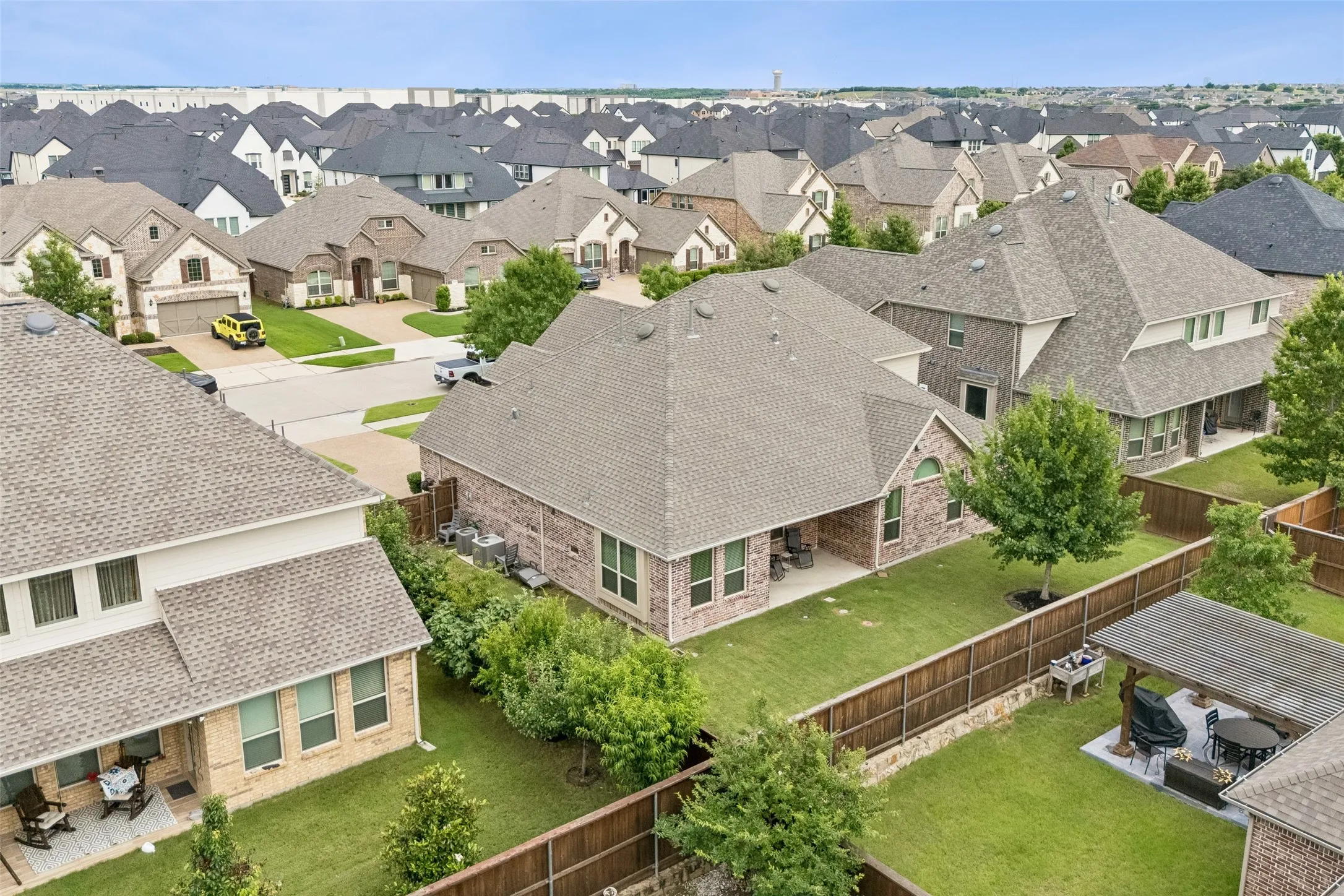 Single Family Residence For Sale in Denton County , 16157 Moss Haven Lane, Frisco, Texas 75033, 3 Bedroom, 4 Bathroom, 2 Garage spaces, 2,820 Sqft, built in 2017, mls#21285085, Real Estate Agent in Frisco, Homes For Sale in Denton county, Homes For Sale in Frisco, Realtor in Frisco Texas, Real Estate Brokerage Independent Realty Texas, Luminita Cordes Realtor