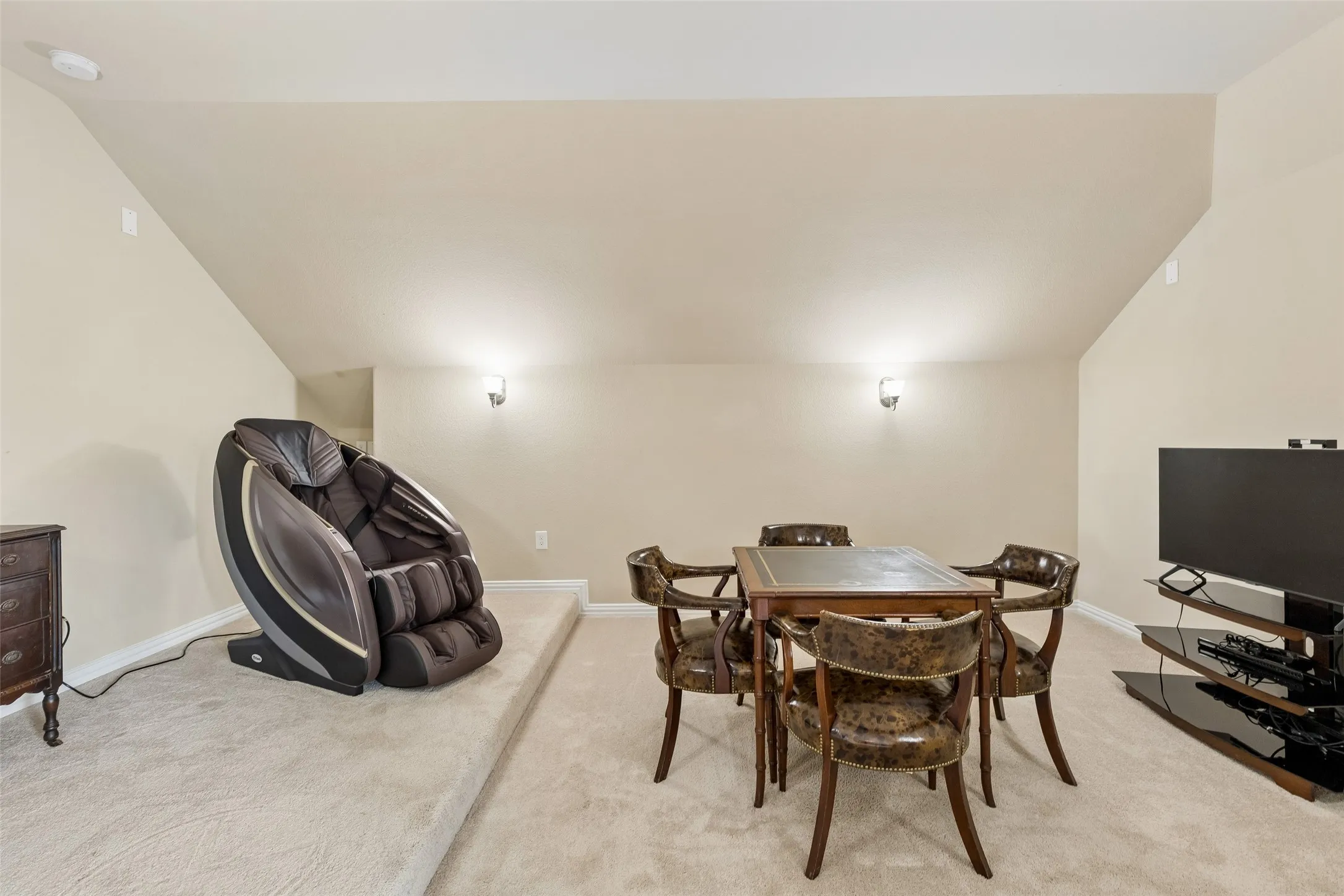 Single Family Residence For Sale in Denton County , 16157 Moss Haven Lane, Frisco, Texas 75033, 3 Bedroom, 4 Bathroom, 2 Garage spaces, 2,820 Sqft, built in 2017, mls#21285085, Real Estate Agent in Frisco, Homes For Sale in Denton county, Homes For Sale in Frisco, Realtor in Frisco Texas, Real Estate Brokerage Independent Realty Texas, Luminita Cordes Realtor
