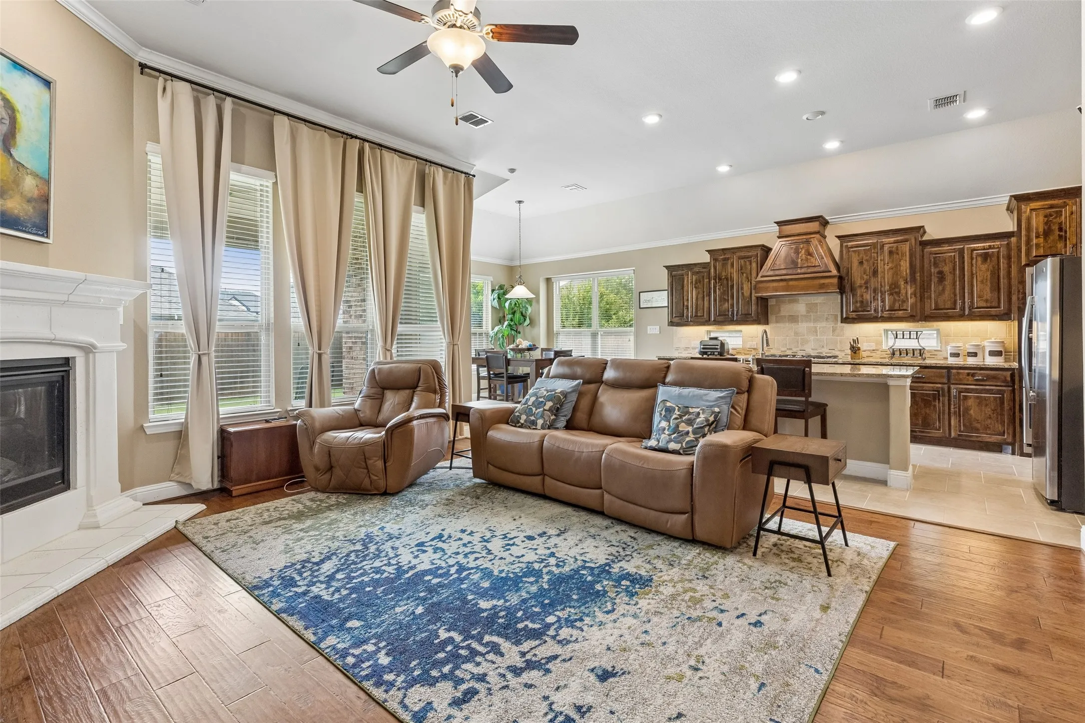 Single Family Residence For Sale in Denton County , 16157 Moss Haven Lane, Frisco, Texas 75033, 3 Bedroom, 4 Bathroom, 2 Garage spaces, 2,820 Sqft, built in 2017, mls#21285085, Real Estate Agent in Frisco, Homes For Sale in Denton county, Homes For Sale in Frisco, Realtor in Frisco Texas, Real Estate Brokerage Independent Realty Texas, Luminita Cordes Realtor