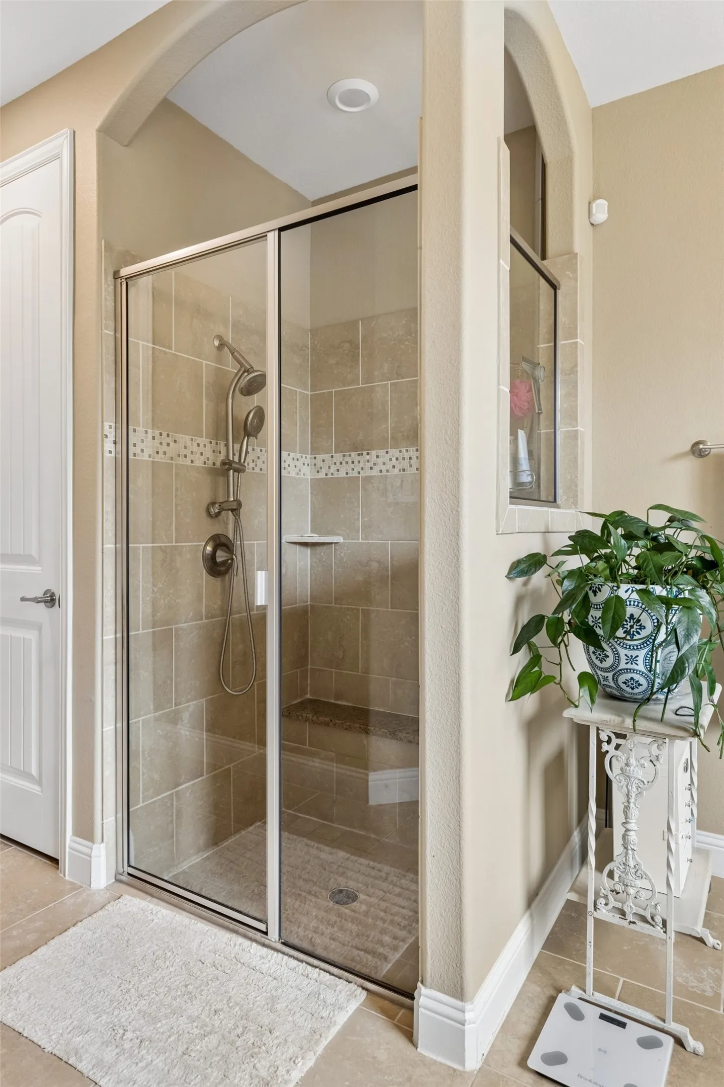 Single Family Residence For Sale in Denton County , 16157 Moss Haven Lane, Frisco, Texas 75033, 3 Bedroom, 4 Bathroom, 2 Garage spaces, 2,820 Sqft, built in 2017, mls#21285085, Real Estate Agent in Frisco, Homes For Sale in Denton county, Homes For Sale in Frisco, Realtor in Frisco Texas, Real Estate Brokerage Independent Realty Texas, Luminita Cordes Realtor