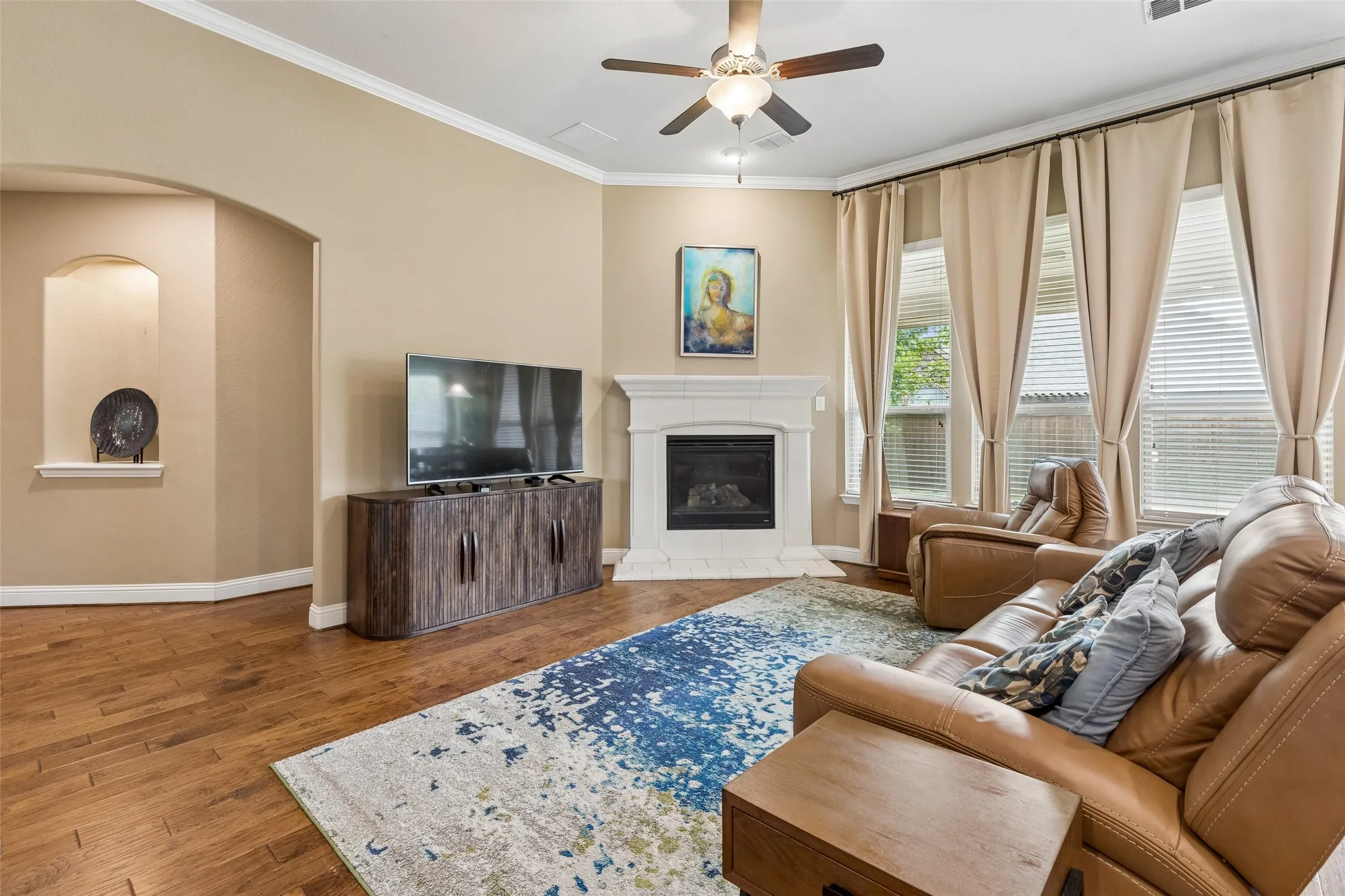 Single Family Residence For Sale in Denton County , 16157 Moss Haven Lane, Frisco, Texas 75033, 3 Bedroom, 4 Bathroom, 2 Garage spaces, 2,820 Sqft, built in 2017, mls#21285085, Real Estate Agent in Frisco, Homes For Sale in Denton county, Homes For Sale in Frisco, Realtor in Frisco Texas, Real Estate Brokerage Independent Realty Texas, Luminita Cordes Realtor