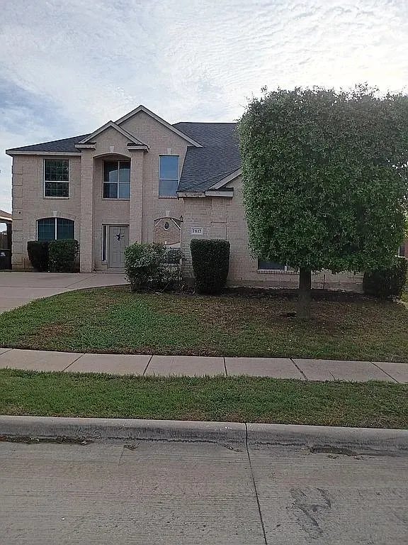 Single Family Residence For Sale in Tarrant County , 7817 Longbow Lane, Arlington, Texas 76002, 4 Bedroom, 3 Bathroom, 2 Garage spaces, 3,127 Sqft, built in 2004, mls#21285120, Real Estate Agent in Arlington, Homes For Sale in Tarrant county, Homes For Sale in Arlington, Realtor in Arlington Texas, Real Estate Brokerage Independent Realty Texas, Luminita Cordes Realtor