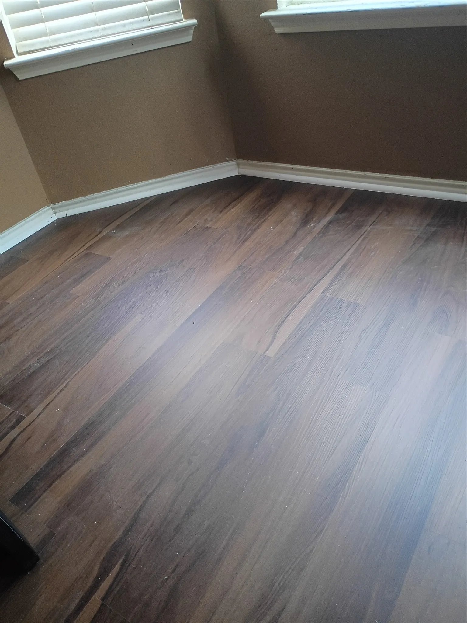 Single Family Residence For Sale in Tarrant County , 7817 Longbow Lane, Arlington, Texas 76002, 4 Bedroom, 3 Bathroom, 2 Garage spaces, 3,127 Sqft, built in 2004, mls#21285120, Real Estate Agent in Arlington, Homes For Sale in Tarrant county, Homes For Sale in Arlington, Realtor in Arlington Texas, Real Estate Brokerage Independent Realty Texas, Luminita Cordes Realtor