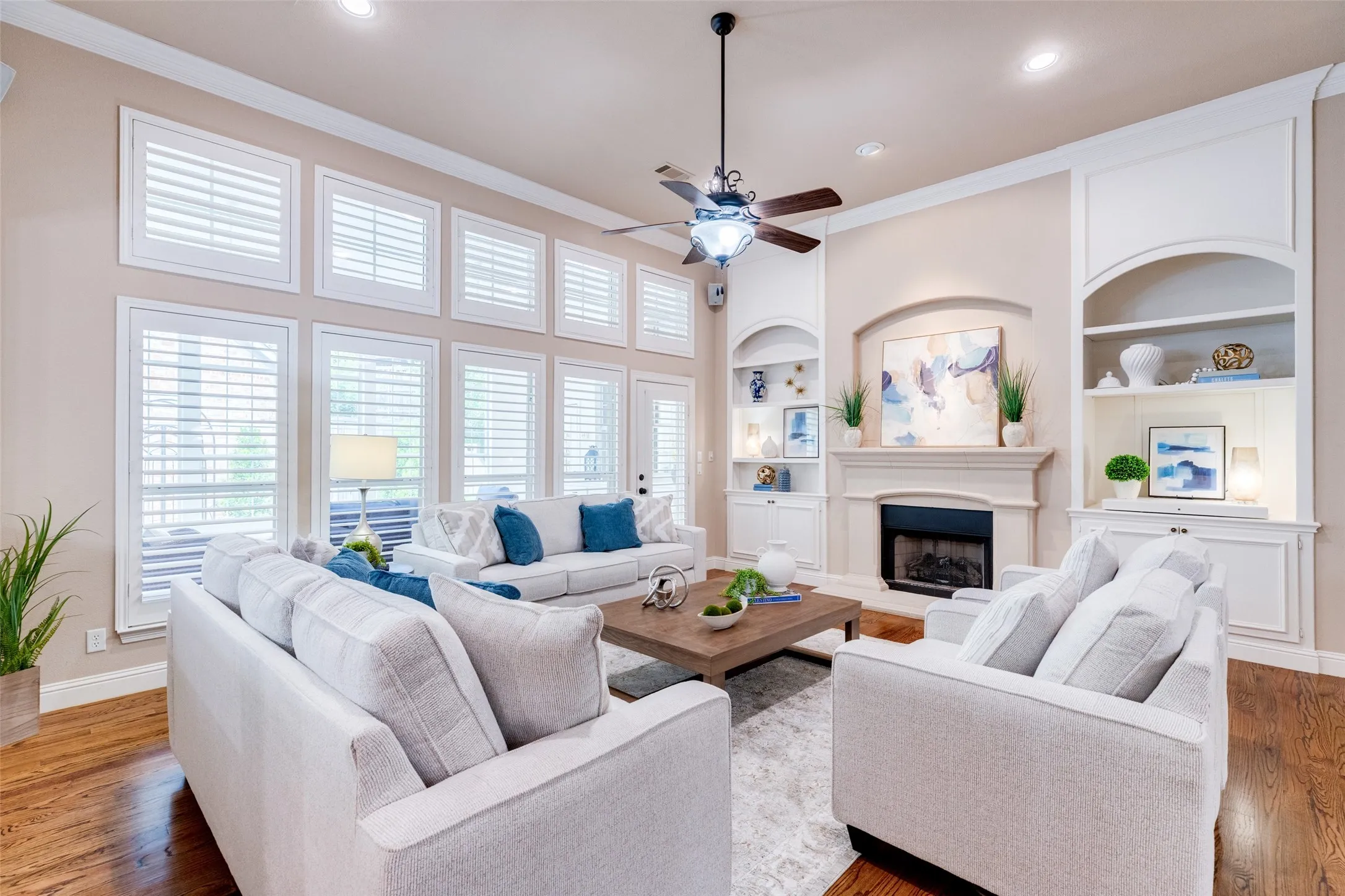 Single Family Residence For Sale in Collin County , 5652 Swisher Circle, Frisco, Texas 75034, 3 Bedroom, 4 Bathroom, 2 Garage spaces, 3,071 Sqft, built in 2002, mls#21276464, Real Estate Agent in Frisco, Homes For Sale in Collin county, Homes For Sale in Frisco, Realtor in Frisco Texas, Real Estate Brokerage Independent Realty Texas, Luminita Cordes Realtor