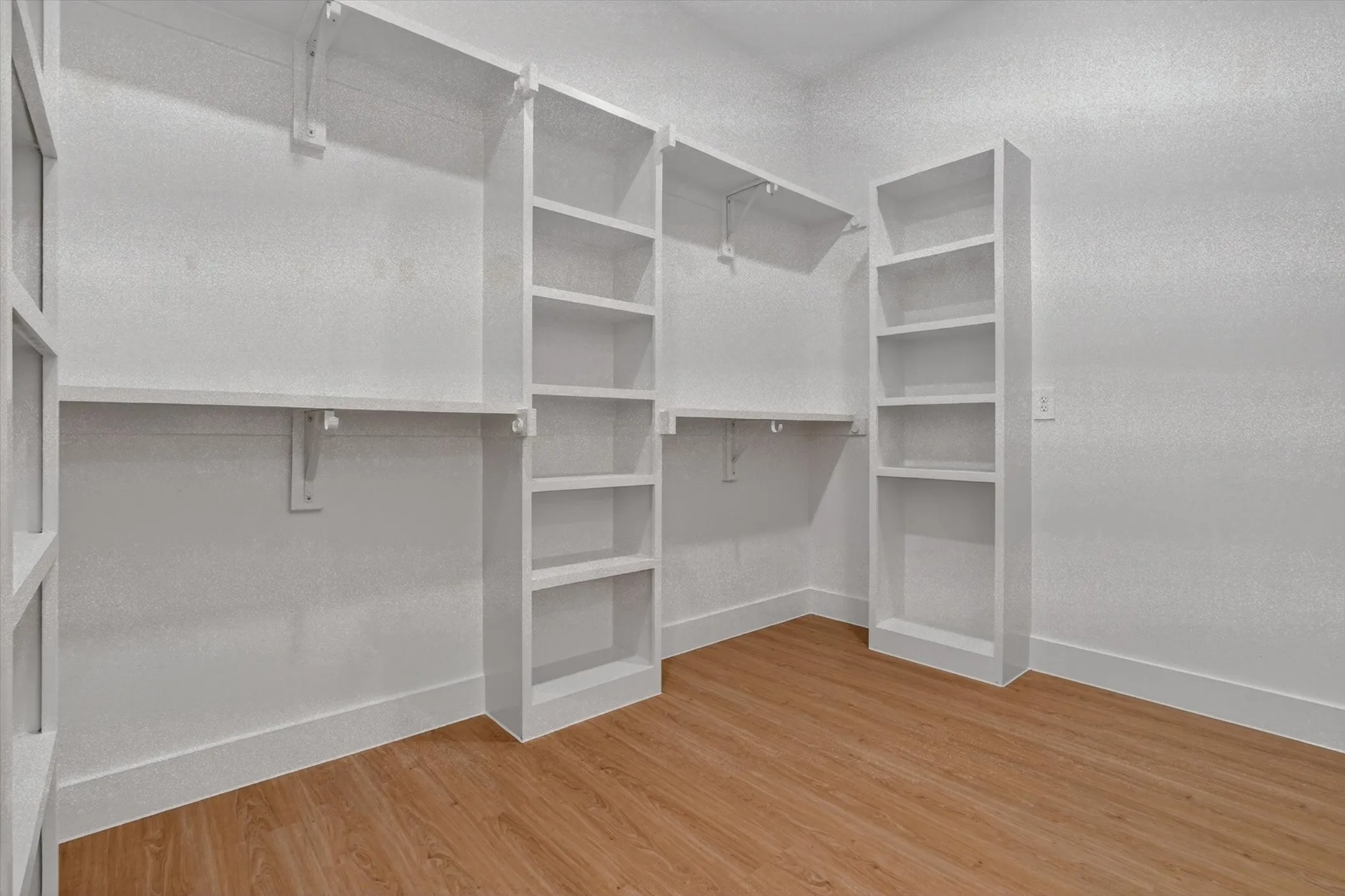 Single Family Residence For Sale in Kaufman County , 1009 Devonshire Drive S, Forney, Texas 75126, 5 Bedroom, 4 Bathroom, 3 Garage spaces, 3,391 Sqft, built in 2026, mls#21284071, Real Estate Agent in Forney, Homes For Sale in Kaufman county, Homes For Sale in Forney, Realtor in Forney Texas, Real Estate Brokerage Independent Realty Texas, Luminita Cordes Realtor