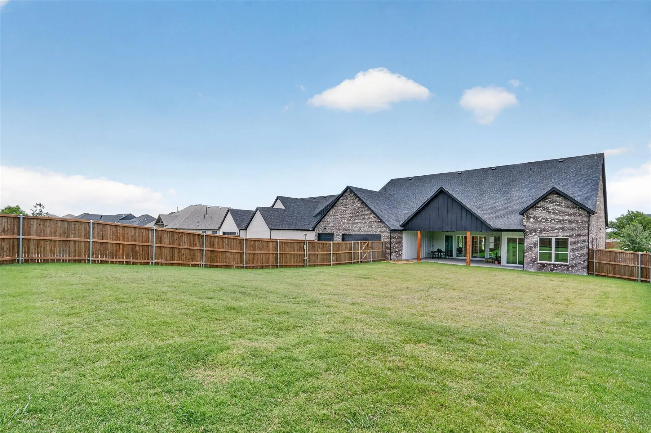 Single Family Residence For Sale in Kaufman County , 1009 Devonshire Drive S, Forney, Texas 75126, 5 Bedroom, 4 Bathroom, 3 Garage spaces, 3,391 Sqft, built in 2026, mls#21284071, Real Estate Agent in Forney, Homes For Sale in Kaufman county, Homes For Sale in Forney, Realtor in Forney Texas, Real Estate Brokerage Independent Realty Texas, Luminita Cordes Realtor