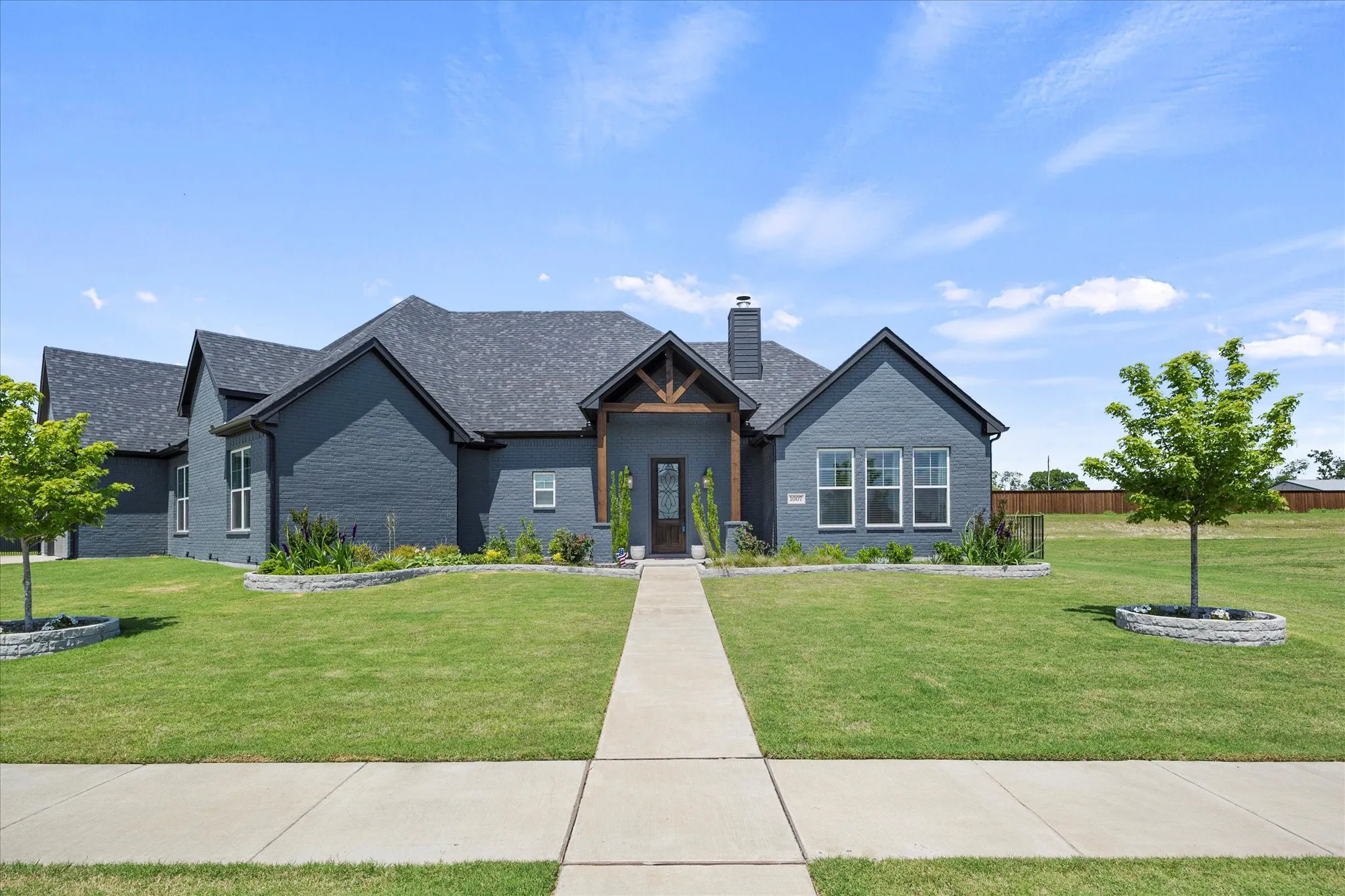 Immpecable curb appeal makes a great first impression
