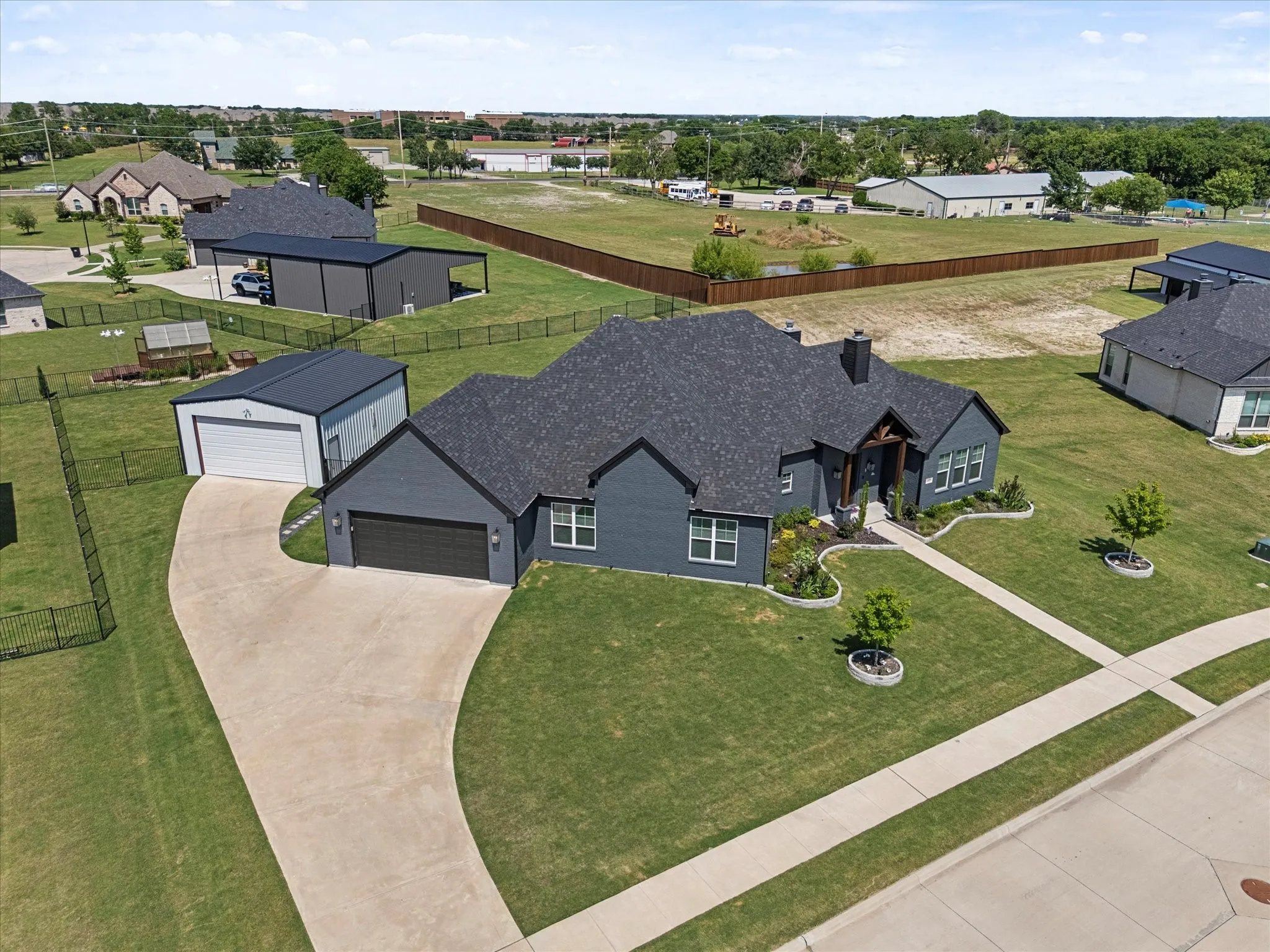 Single Family Residence For Sale in Hunt County , 1007 Sinopa Street, Caddo Mills, Texas 75135, 3 Bedroom, 3 Bathroom, 5 Garage spaces, 2,673 Sqft, built in 2021, mls#21284377, Real Estate Agent in Caddo Mills, Homes For Sale in Hunt county, Homes For Sale in Caddo Mills, Realtor in Caddo Mills Texas, Real Estate Brokerage Independent Realty Texas, Luminita Cordes Realtor