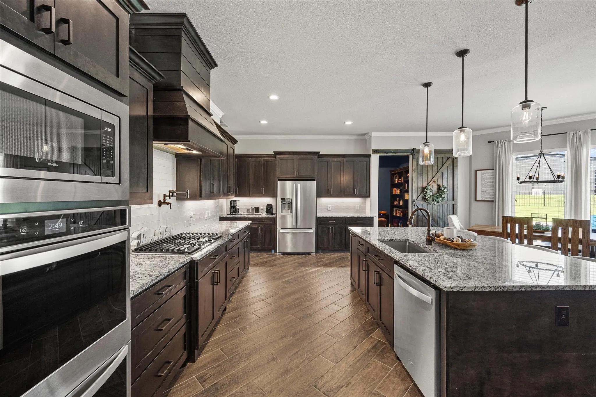 Everything you could ask for in a kitchen you can find here!