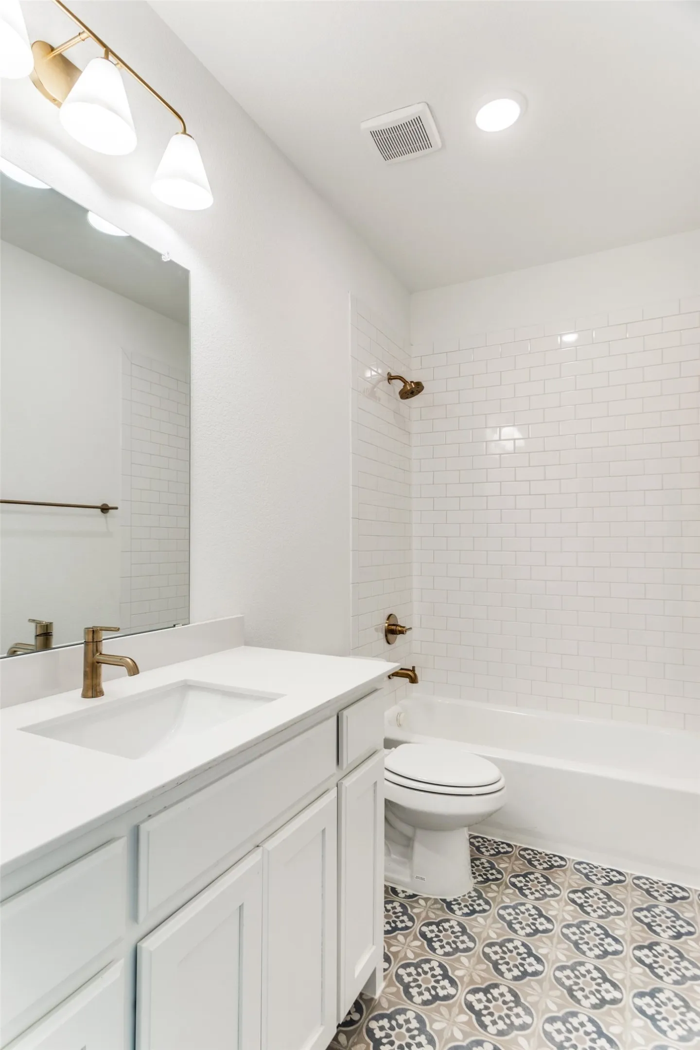 Single Family Residence For Sale in Denton County , 2716 Glasgow Way, Denton, Texas 76207, 3 Bedroom, 2 Bathroom, 2 Garage spaces, 1,738 Sqft, built in 2025, mls#21264918, Real Estate Agent in Denton, Homes For Sale in Denton county, Homes For Sale in Denton, Realtor in Denton Texas, Real Estate Brokerage Independent Realty Texas, Luminita Cordes Realtor
