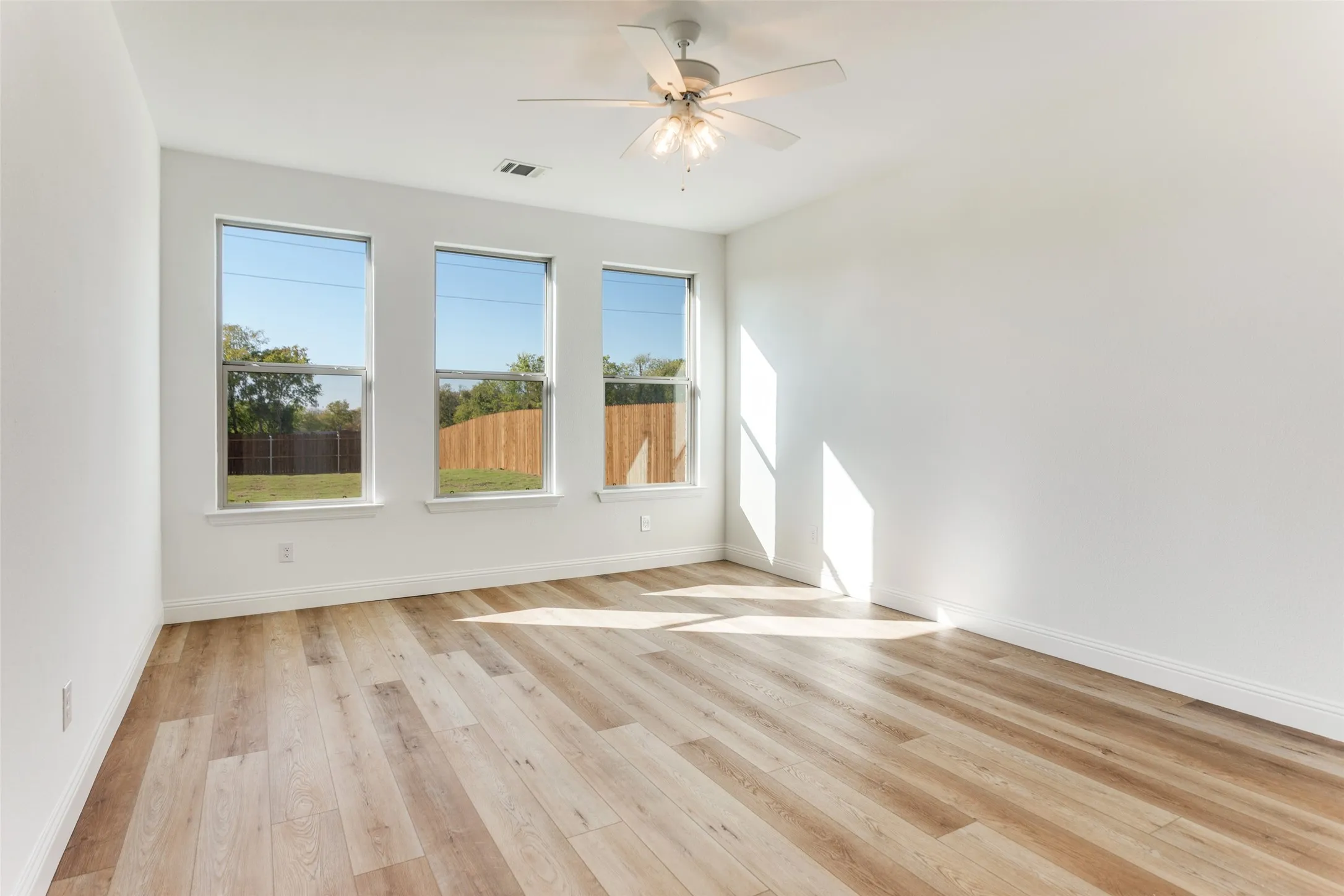 Single Family Residence For Sale in Denton County , 2716 Glasgow Way, Denton, Texas 76207, 3 Bedroom, 2 Bathroom, 2 Garage spaces, 1,738 Sqft, built in 2025, mls#21264918, Real Estate Agent in Denton, Homes For Sale in Denton county, Homes For Sale in Denton, Realtor in Denton Texas, Real Estate Brokerage Independent Realty Texas, Luminita Cordes Realtor