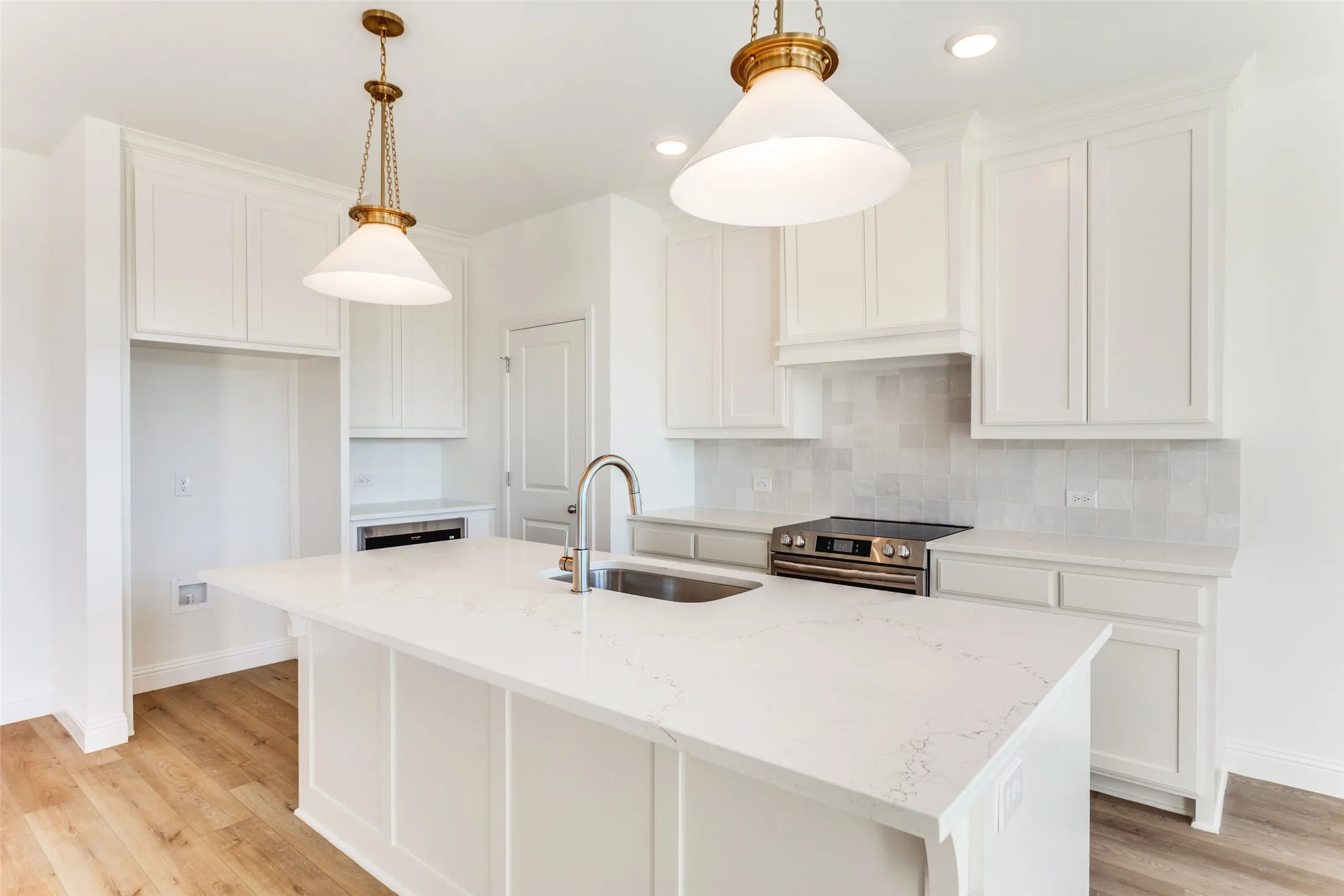 Single Family Residence For Sale in Denton County , 2716 Glasgow Way, Denton, Texas 76207, 3 Bedroom, 2 Bathroom, 2 Garage spaces, 1,738 Sqft, built in 2025, mls#21264918, Real Estate Agent in Denton, Homes For Sale in Denton county, Homes For Sale in Denton, Realtor in Denton Texas, Real Estate Brokerage Independent Realty Texas, Luminita Cordes Realtor