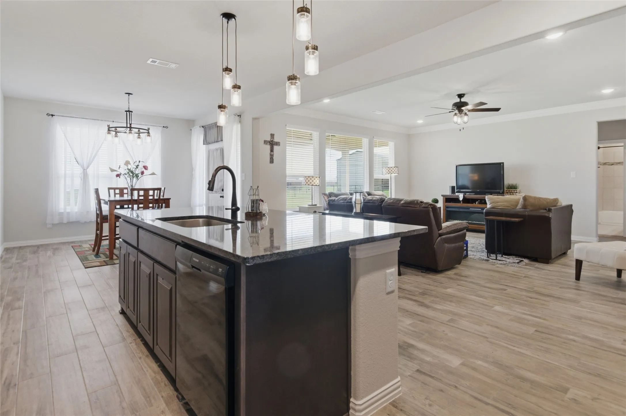 Single Family Residence For Sale in Johnson County , 6343 Rustic Edge Street, Godley, Texas 76044, 3 Bedroom, 2 Bathroom, 3 Garage spaces, 2,032 Sqft, built in 2020, mls#21284440, Real Estate Agent in Godley, Homes For Sale in Johnson county, Homes For Sale in Godley, Realtor in Godley Texas, Real Estate Brokerage Independent Realty Texas, Luminita Cordes Realtor
