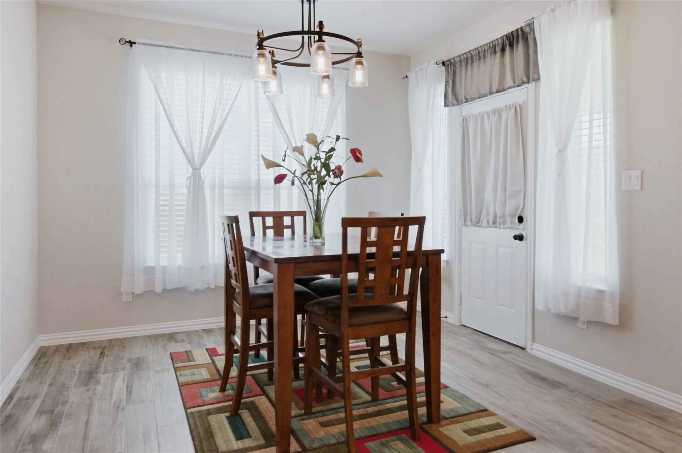 12 x 15 dining area larger enough to accommodate a large table