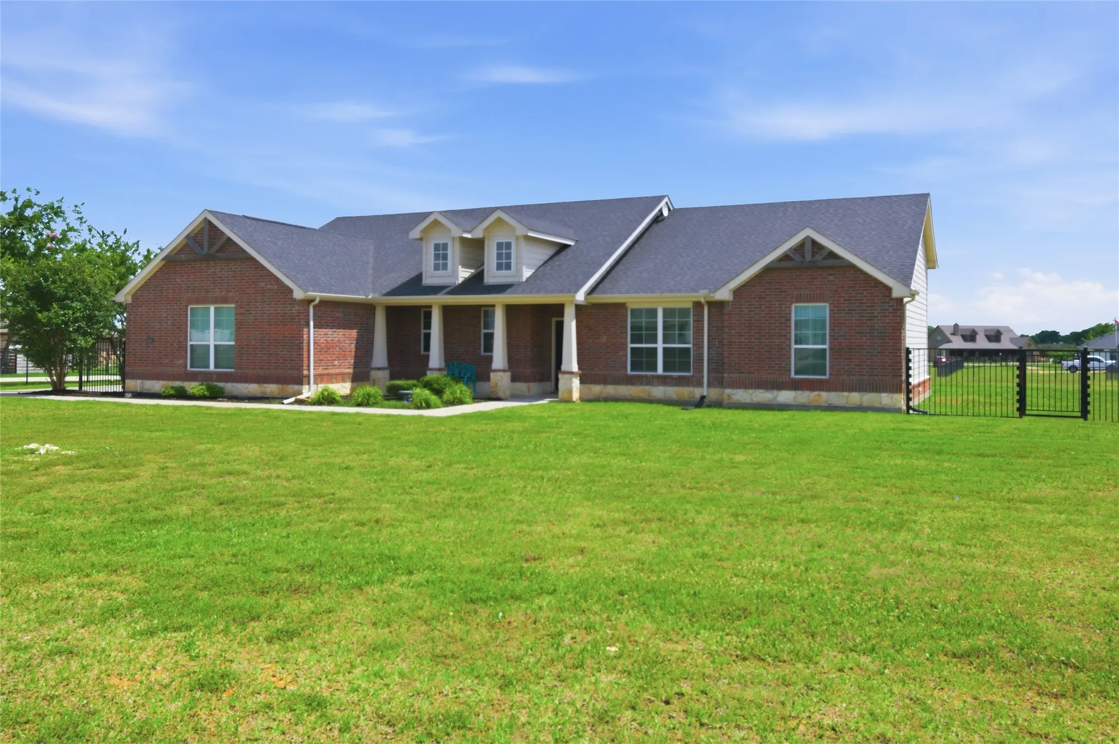 Single Family Residence For Sale in Johnson County , 6343 Rustic Edge Street, Godley, Texas 76044, 3 Bedroom, 2 Bathroom, 3 Garage spaces, 2,032 Sqft, built in 2020, mls#21284440, Real Estate Agent in Godley, Homes For Sale in Johnson county, Homes For Sale in Godley, Realtor in Godley Texas, Real Estate Brokerage Independent Realty Texas, Luminita Cordes Realtor