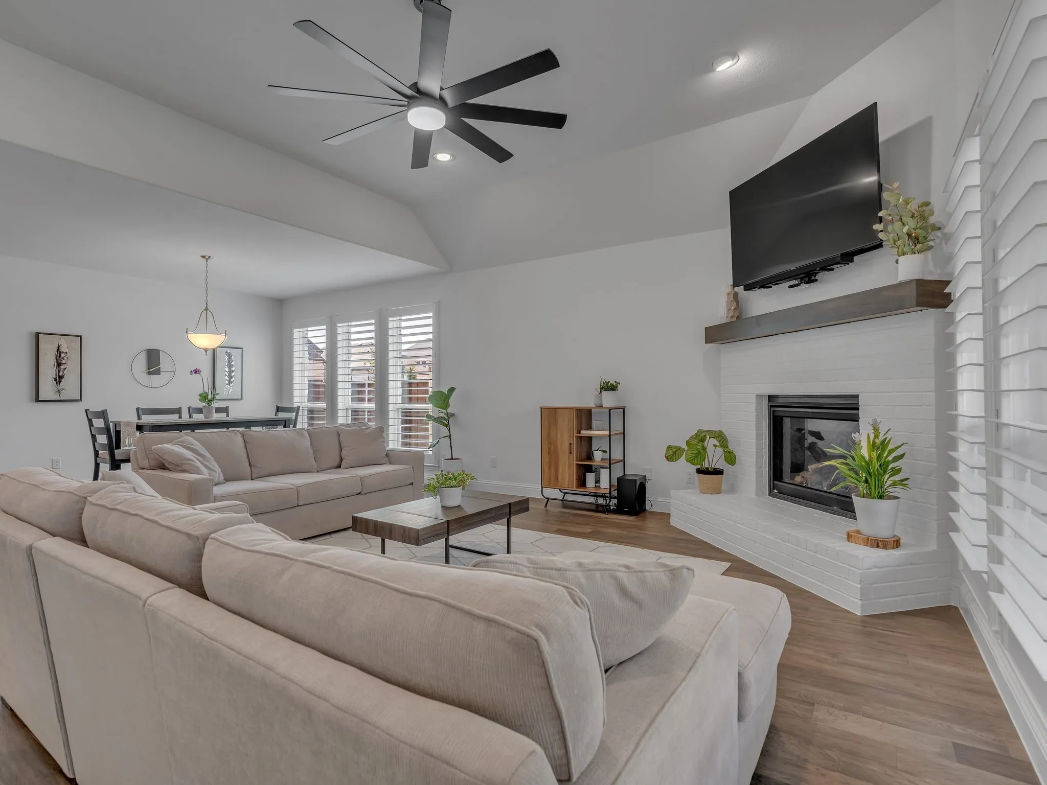 Single Family Residence For Sale in Collin County , 1041 Lone Grove Lane, Prosper, Texas 75078, 4 Bedroom, 3 Bathroom, 3 Garage spaces, 3,291 Sqft, built in 2020, mls#21285387, Real Estate Agent in Prosper, Homes For Sale in Collin county, Homes For Sale in Prosper, Realtor in Prosper Texas, Real Estate Brokerage Independent Realty Texas, Luminita Cordes Realtor