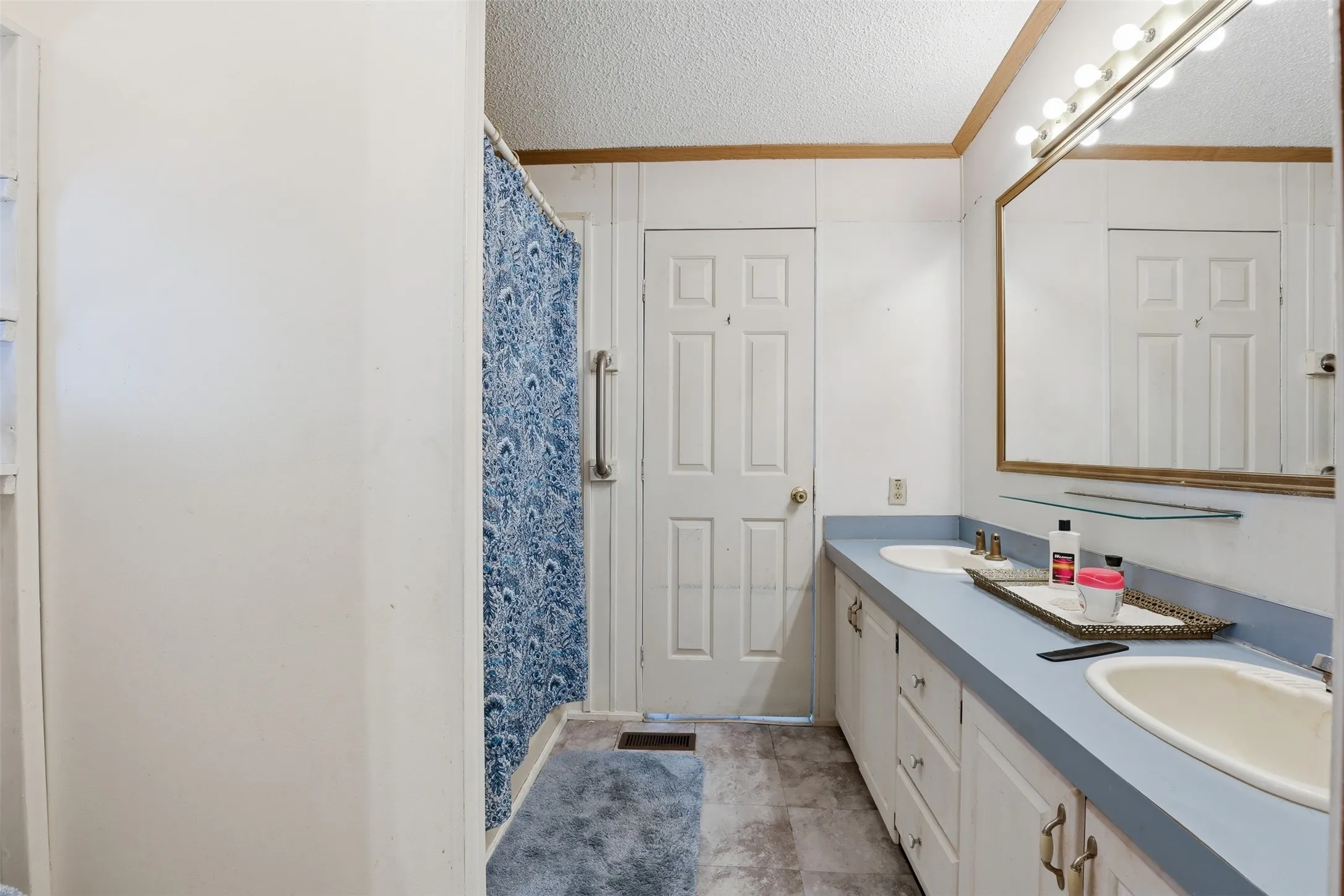 Primary Bathroom with dual sinks.