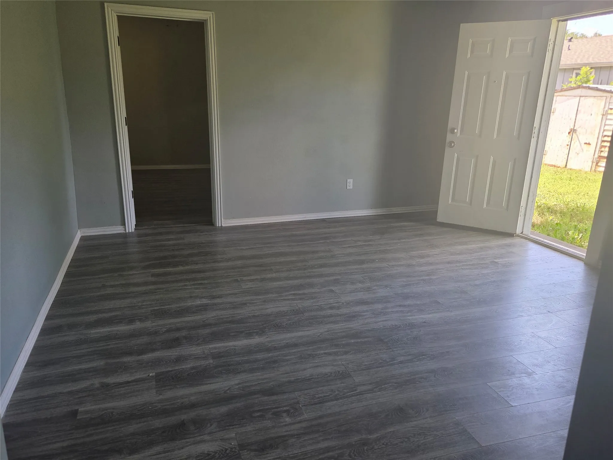 Single Family Residence For Sale in Kaufman County , 203 E Ann Street, Kaufman, Texas 75142, 4 Bedroom, 3 Bathroom, Garage spaces, 1,411 Sqft, built in 1940, mls#21285186, Real Estate Agent in Kaufman, Homes For Sale in Kaufman county, Homes For Sale in Kaufman, Realtor in Kaufman Texas, Real Estate Brokerage Independent Realty Texas, Luminita Cordes Realtor