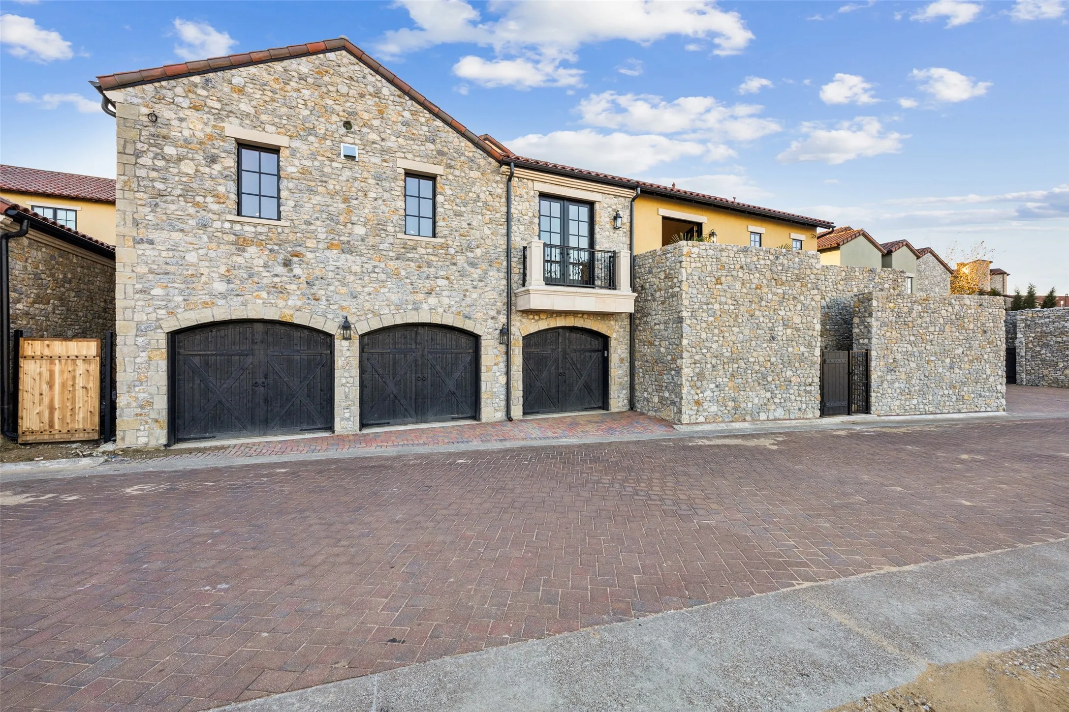 Single Family Residence For Sale in Tarrant County , 16 Catalonia Drive, Westlake, Texas 76262, 4 Bedroom, 5 Bathroom, 3 Garage spaces, 4,090 Sqft, built in 2025, mls#21285311, Real Estate Agent in Westlake, Homes For Sale in Tarrant county, Homes For Sale in Westlake, Realtor in Westlake Texas, Real Estate Brokerage Independent Realty Texas, Luminita Cordes Realtor