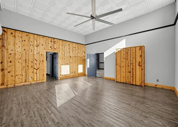 Single Family Residence For Sale in Grayson County , 1264 BALLARD Road, Van Alstyne, Texas 75495, 3 Bedroom, 4 Bathroom, 5 Garage spaces, 3,550 Sqft, built in 2017, mls#21285410, Real Estate Agent in Van Alstyne, Homes For Sale in Grayson county, Homes For Sale in Van Alstyne, Realtor in Van Alstyne Texas, Real Estate Brokerage Independent Realty Texas, Luminita Cordes Realtor