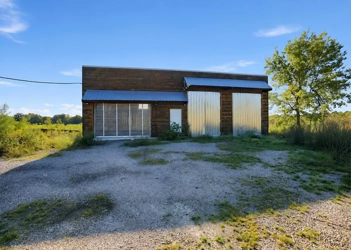 Single Family Residence For Sale in Grayson County , 1264 BALLARD Road, Van Alstyne, Texas 75495, 3 Bedroom, 4 Bathroom, 5 Garage spaces, 3,550 Sqft, built in 2017, mls#21285410, Real Estate Agent in Van Alstyne, Homes For Sale in Grayson county, Homes For Sale in Van Alstyne, Realtor in Van Alstyne Texas, Real Estate Brokerage Independent Realty Texas, Luminita Cordes Realtor