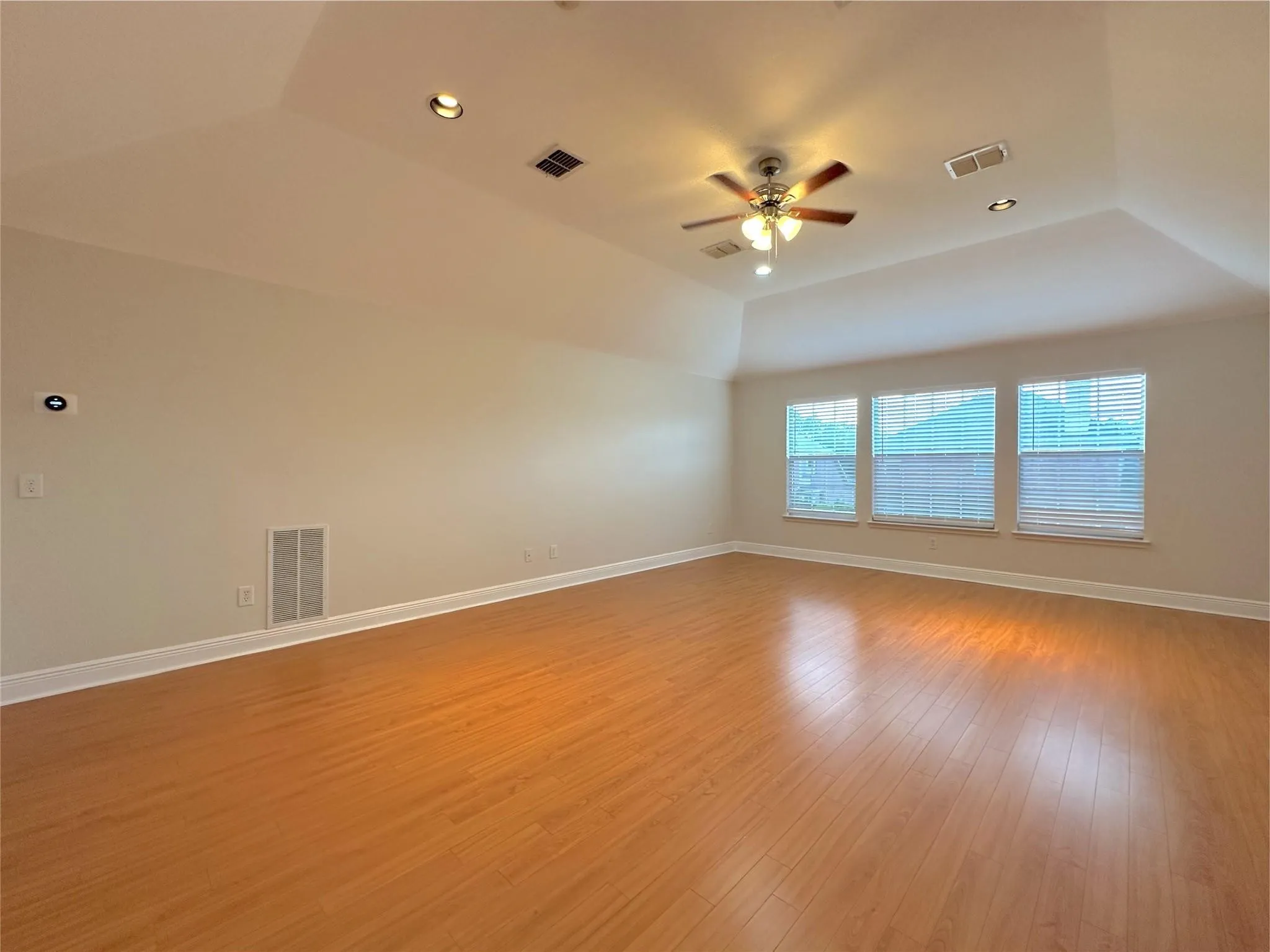 Single Family Residence For Rent in Collin County , 1579 Poets Way, Allen, Texas 75002, 4 Bedrooms, 2 Bathrooms, 2 Garage spaces, 2,684 Sqft, built in 2005, Price $2,900, mls#21285449, Real Estate Agent in Allen, Homes For Rent in Collin county, Homes For Rent in Allen, Realtor in Allen Texas, Real Estate Brokerage Independent Realty Texas, Luminita Cordes Realtor