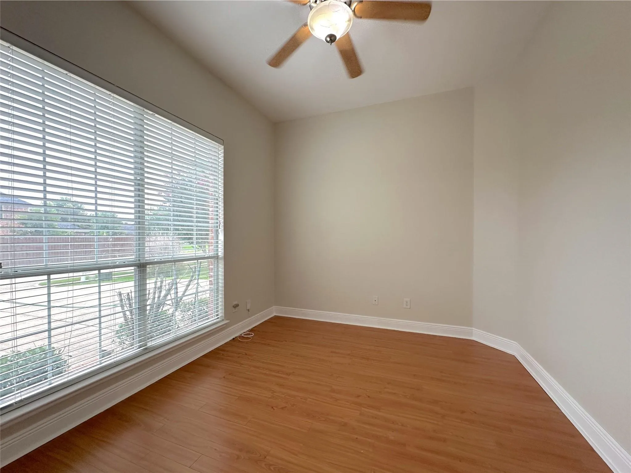 Single Family Residence For Rent in Collin County , 1579 Poets Way, Allen, Texas 75002, 4 Bedrooms, 2 Bathrooms, 2 Garage spaces, 2,684 Sqft, built in 2005, Price $2,900, mls#21285449, Real Estate Agent in Allen, Homes For Rent in Collin county, Homes For Rent in Allen, Realtor in Allen Texas, Real Estate Brokerage Independent Realty Texas, Luminita Cordes Realtor