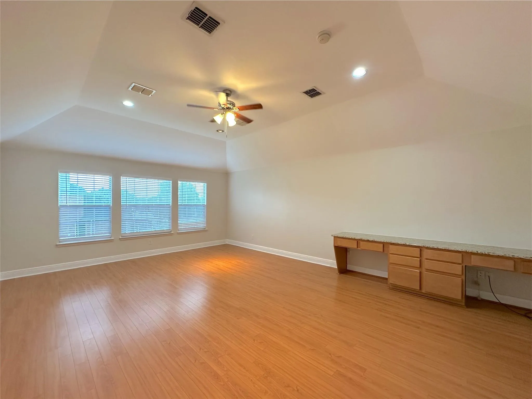 Single Family Residence For Rent in Collin County , 1579 Poets Way, Allen, Texas 75002, 4 Bedrooms, 2 Bathrooms, 2 Garage spaces, 2,684 Sqft, built in 2005, Price $2,900, mls#21285449, Real Estate Agent in Allen, Homes For Rent in Collin county, Homes For Rent in Allen, Realtor in Allen Texas, Real Estate Brokerage Independent Realty Texas, Luminita Cordes Realtor