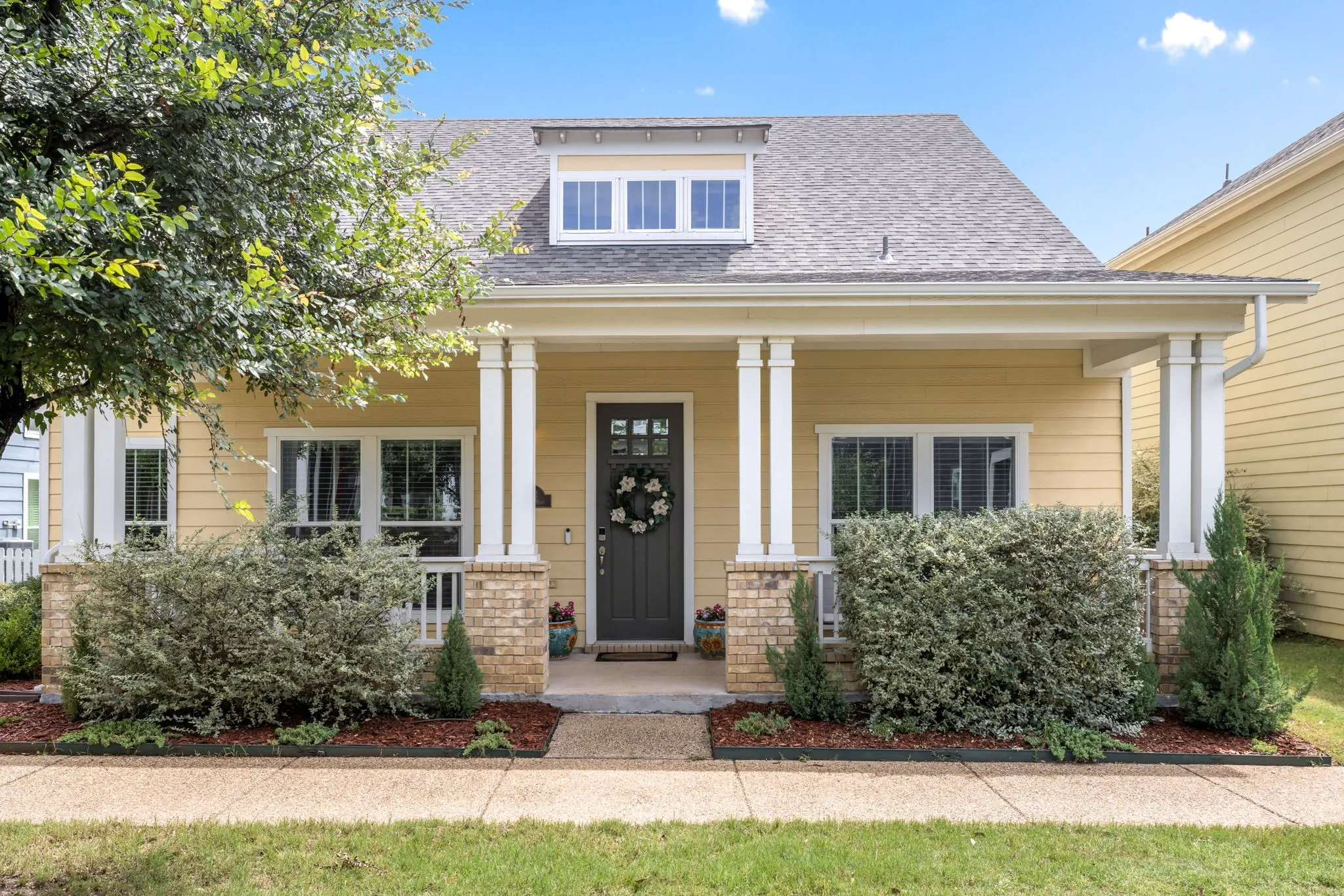 Single Family Residence For Sale in Dallas County , 3711 Sistine Mews, Dallas, Texas 75236, 3 Bedrooms, 2 Bathrooms, 2 Garage spaces, 1,747 Sqft, built in 2018, Price $399,999, mls#21285354, Real Estate Agent in Dallas, Homes For Sale in Dallas county, Homes For Sale in Dallas, Realtor in Dallas Texas, Real Estate Brokerage Independent Realty Texas, Luminita Cordes Realtor