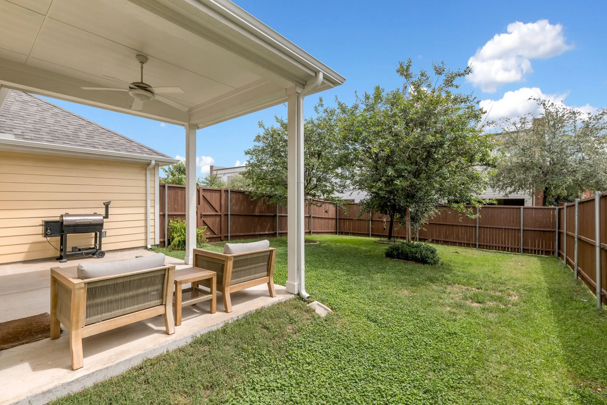 Single Family Residence For Sale in Dallas County , 3711 Sistine Mews, Dallas, Texas 75236, 3 Bedrooms, 2 Bathrooms, 2 Garage spaces, 1,747 Sqft, built in 2018, Price $399,999, mls#21285354, Real Estate Agent in Dallas, Homes For Sale in Dallas county, Homes For Sale in Dallas, Realtor in Dallas Texas, Real Estate Brokerage Independent Realty Texas, Luminita Cordes Realtor