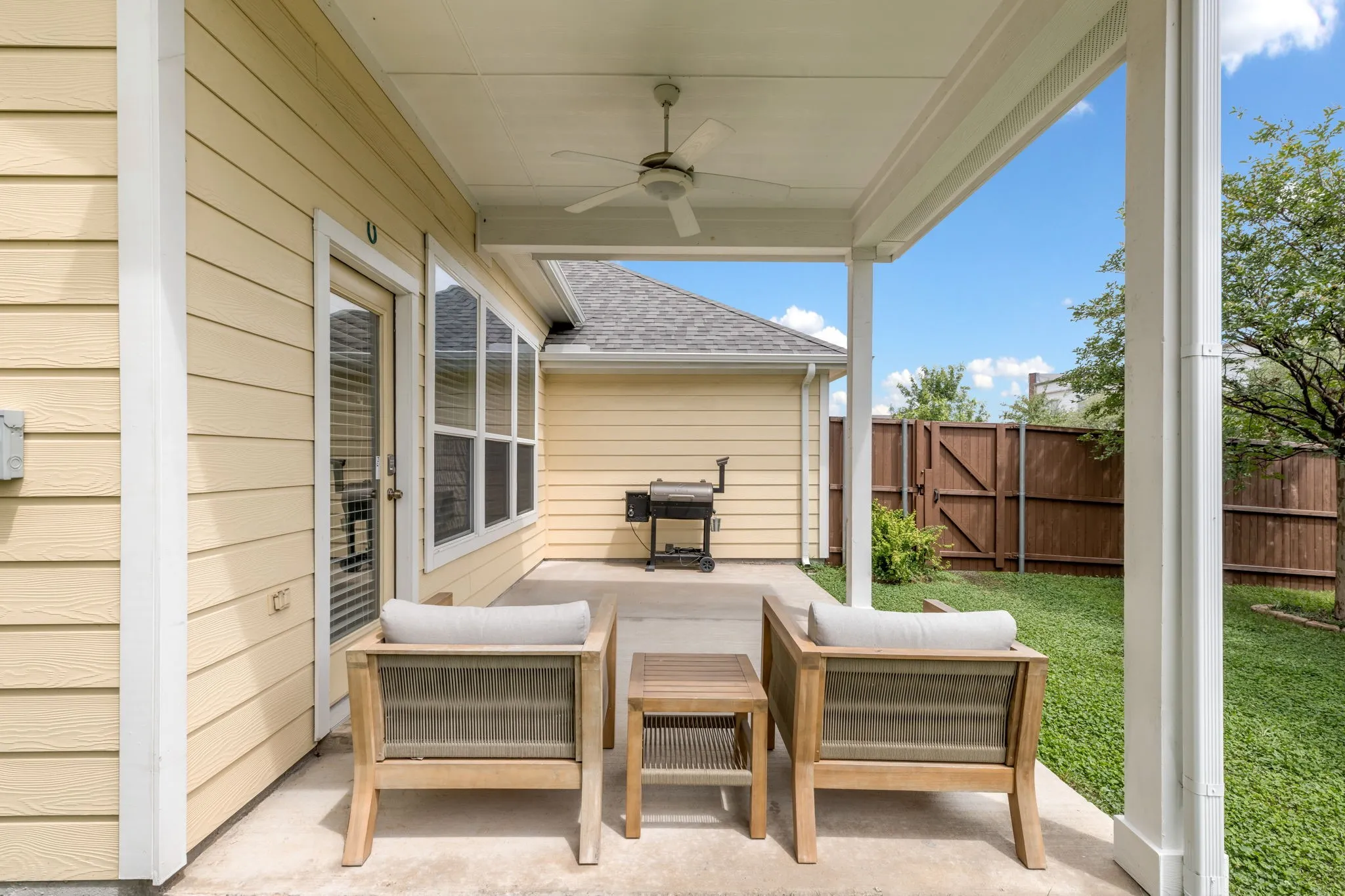 Single Family Residence For Sale in Dallas County , 3711 Sistine Mews, Dallas, Texas 75236, 3 Bedrooms, 2 Bathrooms, 2 Garage spaces, 1,747 Sqft, built in 2018, Price $399,999, mls#21285354, Real Estate Agent in Dallas, Homes For Sale in Dallas county, Homes For Sale in Dallas, Realtor in Dallas Texas, Real Estate Brokerage Independent Realty Texas, Luminita Cordes Realtor