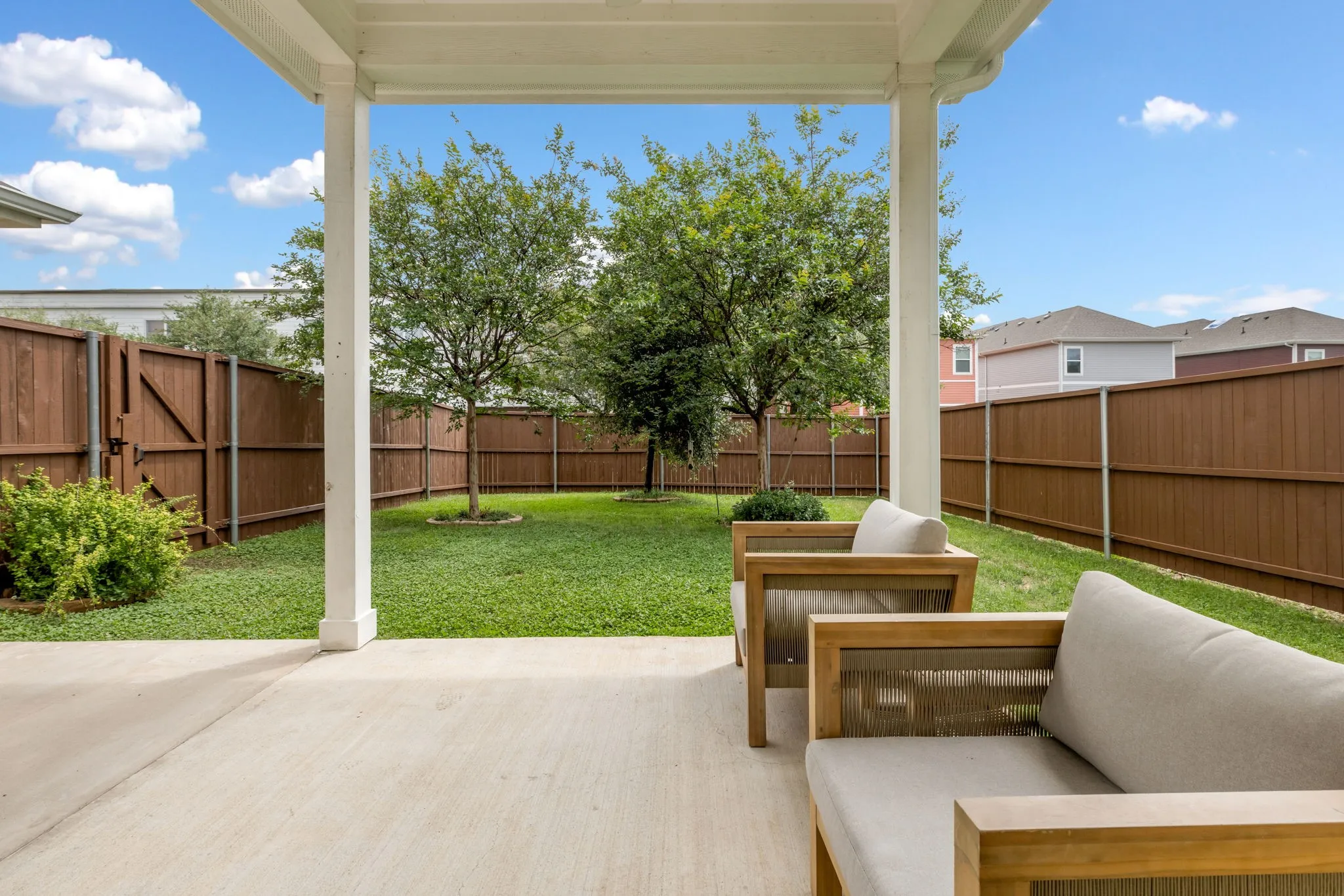 Single Family Residence For Sale in Dallas County , 3711 Sistine Mews, Dallas, Texas 75236, 3 Bedrooms, 2 Bathrooms, 2 Garage spaces, 1,747 Sqft, built in 2018, Price $399,999, mls#21285354, Real Estate Agent in Dallas, Homes For Sale in Dallas county, Homes For Sale in Dallas, Realtor in Dallas Texas, Real Estate Brokerage Independent Realty Texas, Luminita Cordes Realtor