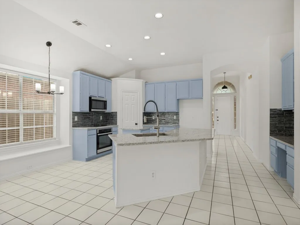 Single Family Residence For Sale in Collin County , 2028 Ravenhurst Drive, Allen, Texas 75013, 4 Bedroom, 2 Bathroom, 2 Garage spaces, 2,030 Sqft, built in 1996, mls#21282428, Real Estate Agent in Allen, Homes For Sale in Collin county, Homes For Sale in Allen, Realtor in Allen Texas, Real Estate Brokerage Independent Realty Texas, Luminita Cordes Realtor
