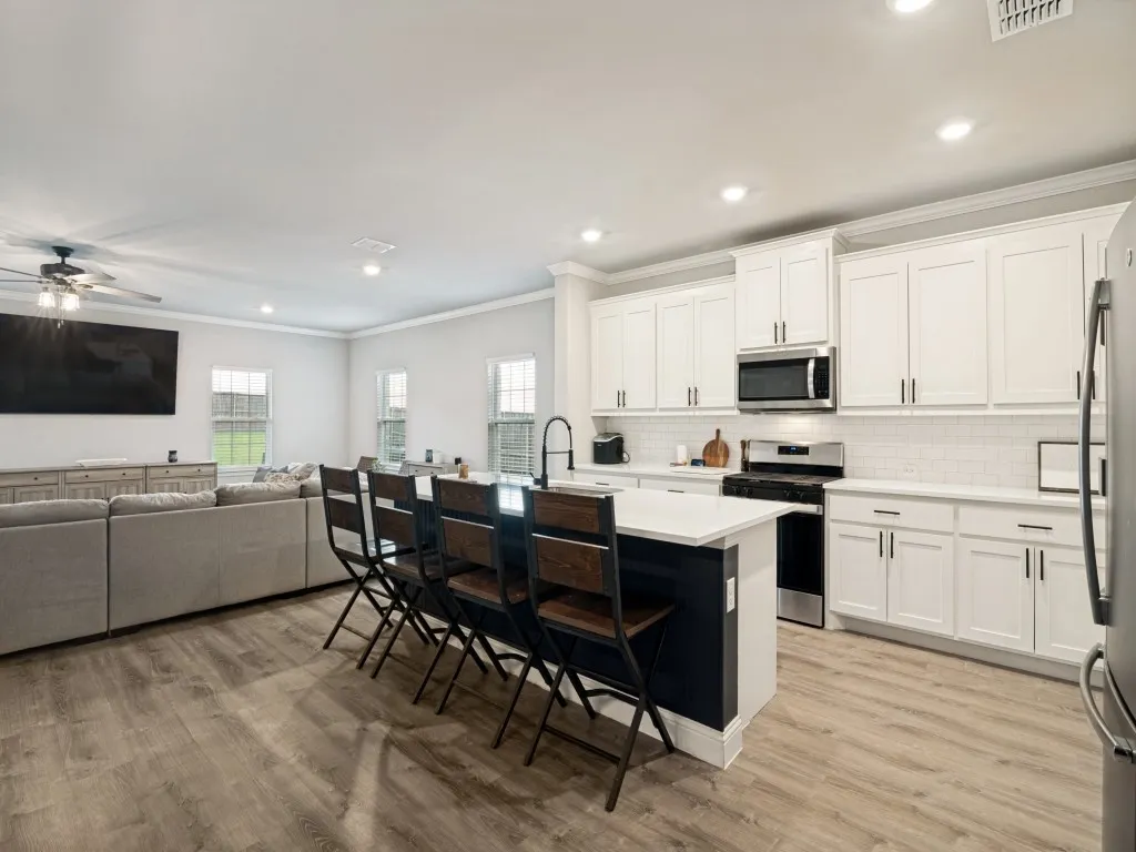 Single Family Residence For Sale in Collin County , 439 Cyprus Grove, Lavon, Texas 75166, 4 Bedroom, 3 Bathroom, 2 Garage spaces, 3,000 Sqft, built in 2023, mls#21285222, Real Estate Agent in Lavon, Homes For Sale in Collin county, Homes For Sale in Lavon, Realtor in Lavon Texas, Real Estate Brokerage Independent Realty Texas, Luminita Cordes Realtor