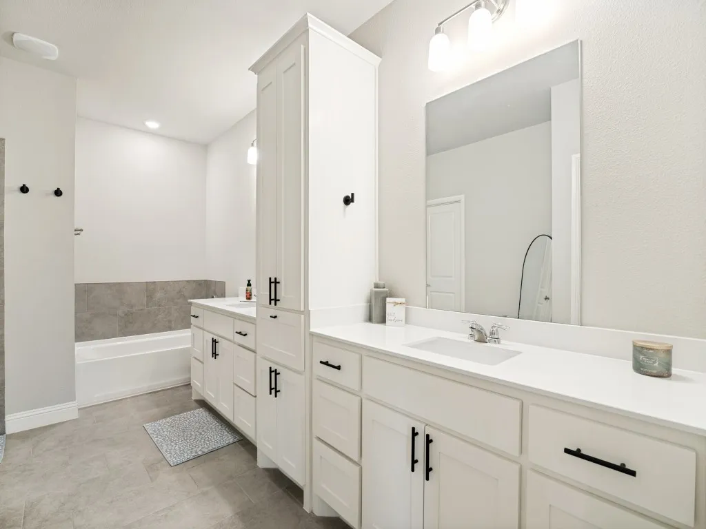 Single Family Residence For Sale in Collin County , 439 Cyprus Grove, Lavon, Texas 75166, 4 Bedroom, 3 Bathroom, 2 Garage spaces, 3,000 Sqft, built in 2023, mls#21285222, Real Estate Agent in Lavon, Homes For Sale in Collin county, Homes For Sale in Lavon, Realtor in Lavon Texas, Real Estate Brokerage Independent Realty Texas, Luminita Cordes Realtor