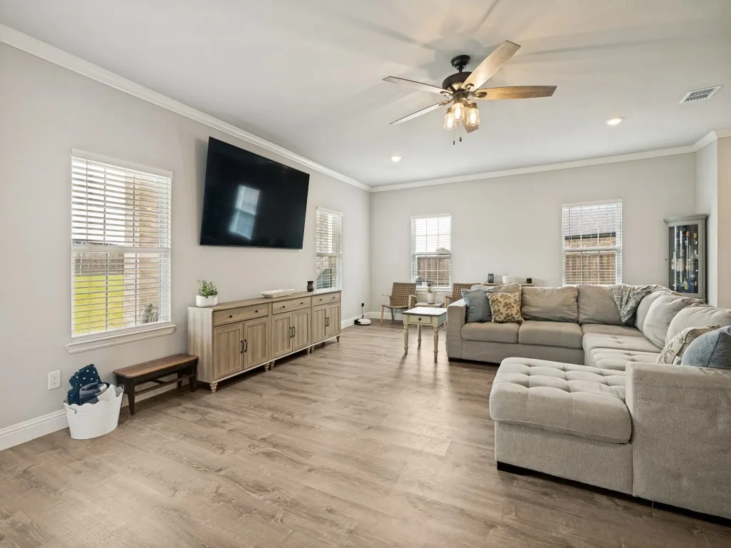 Single Family Residence For Sale in Collin County , 439 Cyprus Grove, Lavon, Texas 75166, 4 Bedroom, 3 Bathroom, 2 Garage spaces, 3,000 Sqft, built in 2023, mls#21285222, Real Estate Agent in Lavon, Homes For Sale in Collin county, Homes For Sale in Lavon, Realtor in Lavon Texas, Real Estate Brokerage Independent Realty Texas, Luminita Cordes Realtor