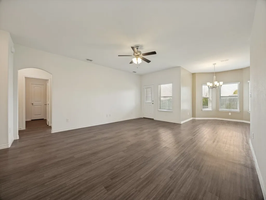 Single Family Residence For Sale in Grayson County , 3310 Sweetwater Way, Sherman, Texas 75090, 4 Bedroom, 2 Bathroom, 2 Garage spaces, 1,646 Sqft, built in 2019, mls#21281408, Real Estate Agent in Sherman, Homes For Sale in Grayson county, Homes For Sale in Sherman, Realtor in Sherman Texas, Real Estate Brokerage Independent Realty Texas, Luminita Cordes Realtor