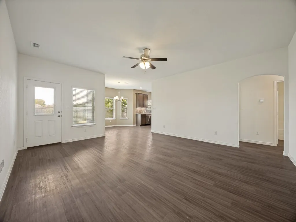 Single Family Residence For Sale in Grayson County , 3310 Sweetwater Way, Sherman, Texas 75090, 4 Bedroom, 2 Bathroom, 2 Garage spaces, 1,646 Sqft, built in 2019, mls#21281408, Real Estate Agent in Sherman, Homes For Sale in Grayson county, Homes For Sale in Sherman, Realtor in Sherman Texas, Real Estate Brokerage Independent Realty Texas, Luminita Cordes Realtor
