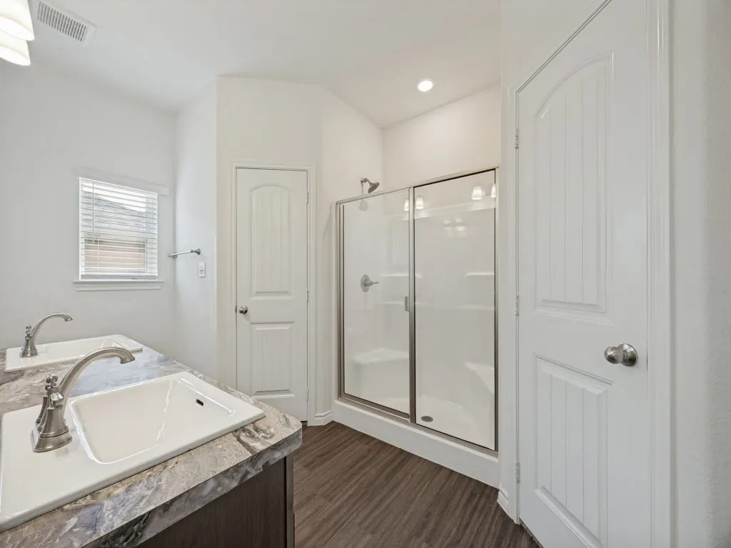 Single Family Residence For Sale in Grayson County , 3310 Sweetwater Way, Sherman, Texas 75090, 4 Bedroom, 2 Bathroom, 2 Garage spaces, 1,646 Sqft, built in 2019, mls#21281408, Real Estate Agent in Sherman, Homes For Sale in Grayson county, Homes For Sale in Sherman, Realtor in Sherman Texas, Real Estate Brokerage Independent Realty Texas, Luminita Cordes Realtor