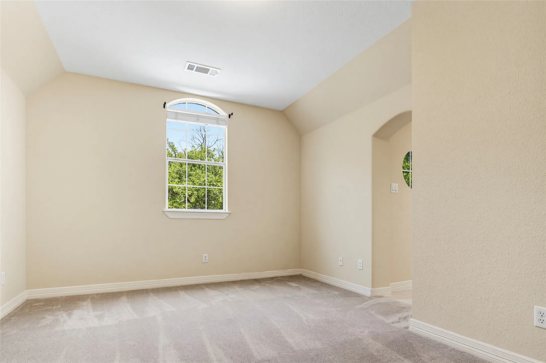 Bedroom #4 - 17' x 10'. Located upstairs across the landing from the game room. Shares a Jack and Jill bathroom with bedroom #5 not shown.