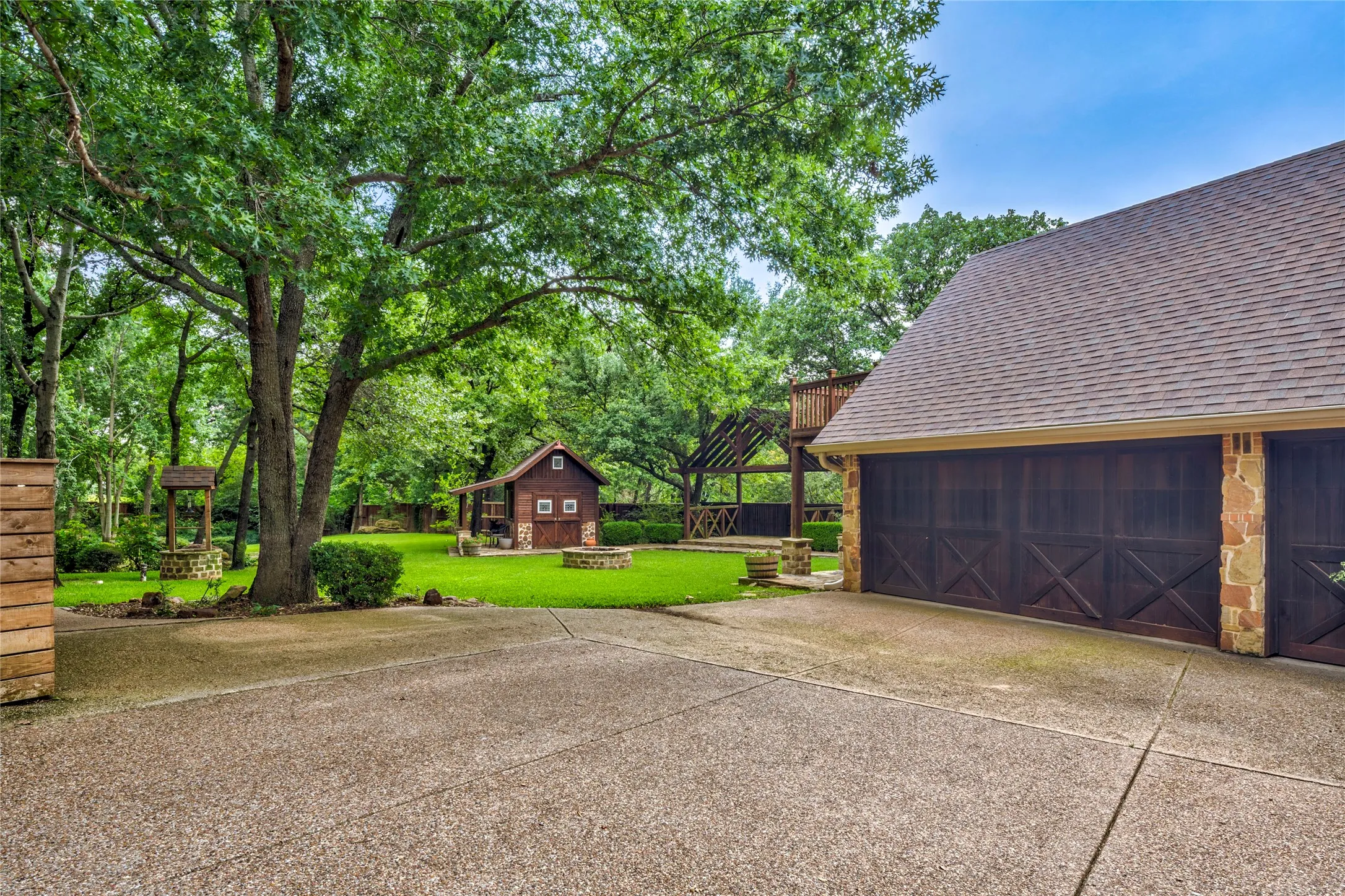 Driveway and 3-car detached garage