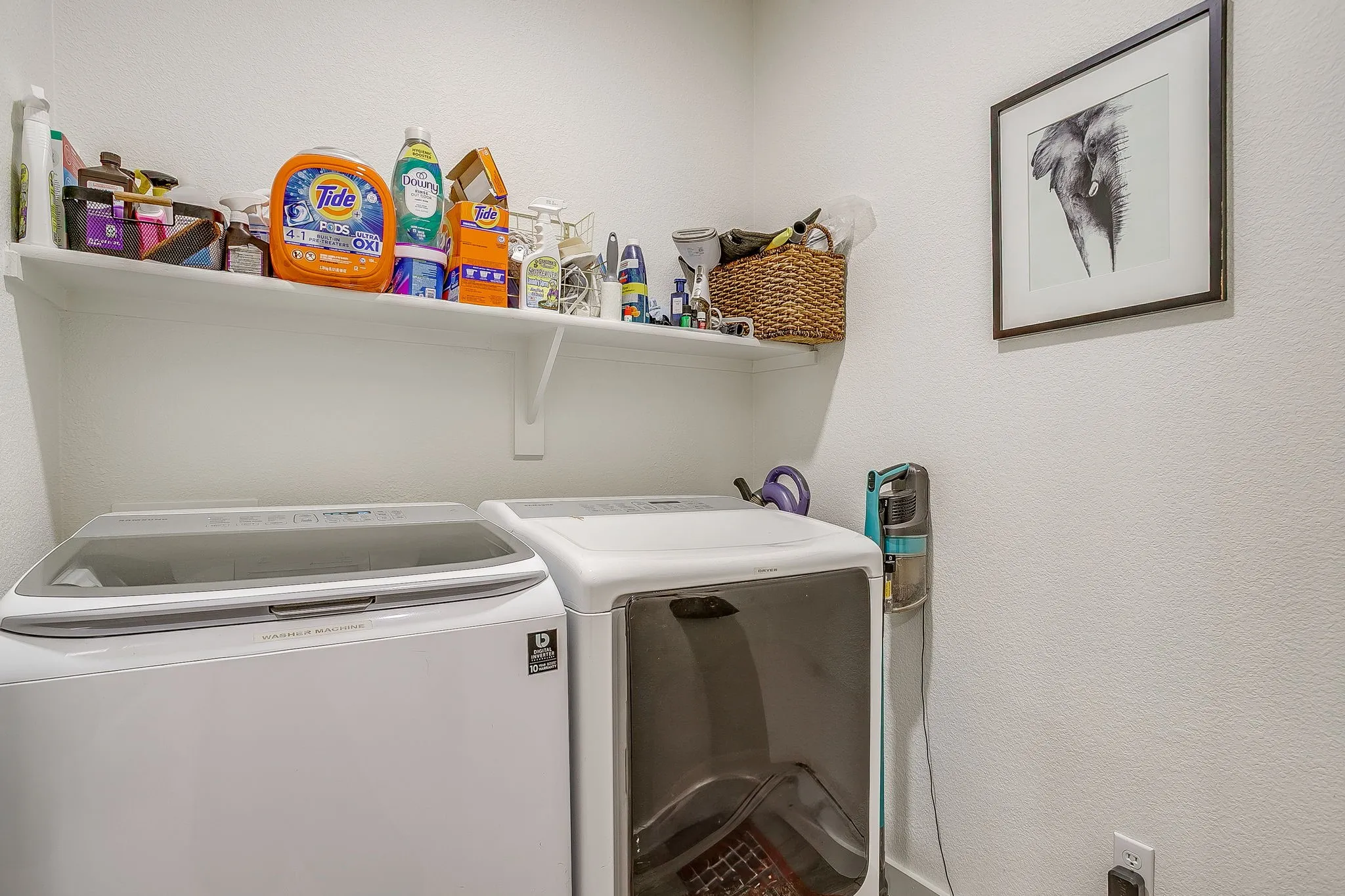 Single Family Residence For Sale in Parker County , 100 Tall Meadow Street, Azle, Texas 76020, 4 Bedroom, 2 Bathroom, 2 Garage spaces, 1,735 Sqft, built in 2015, mls#21285047, Real Estate Agent in Azle, Homes For Sale in Parker county, Homes For Sale in Azle, Realtor in Azle Texas, Real Estate Brokerage Independent Realty Texas, Luminita Cordes Realtor