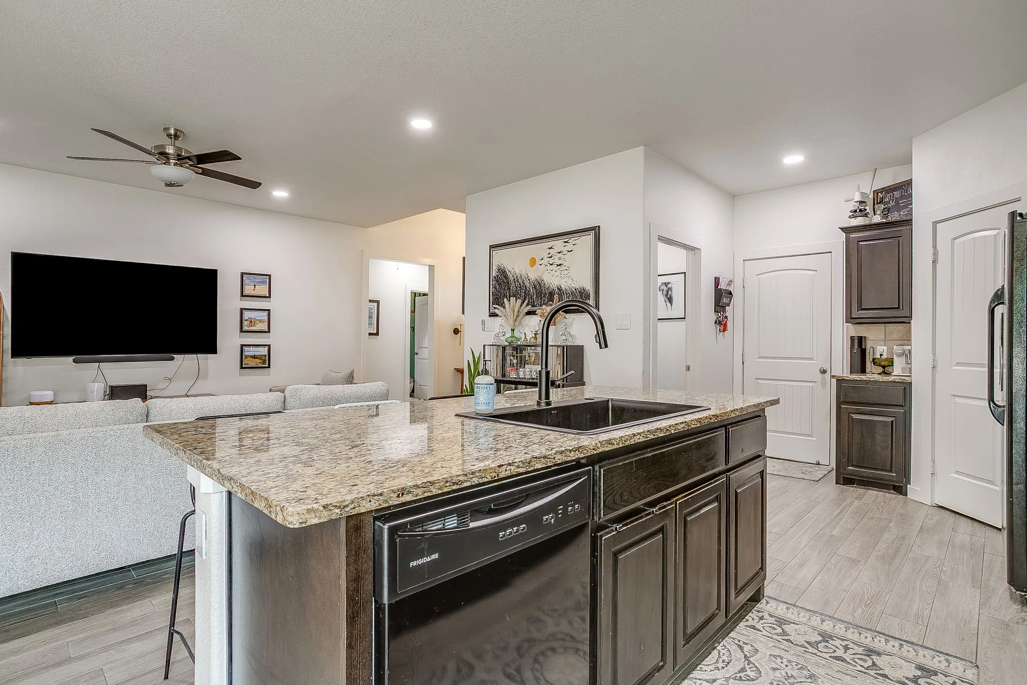 Single Family Residence For Sale in Parker County , 100 Tall Meadow Street, Azle, Texas 76020, 4 Bedroom, 2 Bathroom, 2 Garage spaces, 1,735 Sqft, built in 2015, mls#21285047, Real Estate Agent in Azle, Homes For Sale in Parker county, Homes For Sale in Azle, Realtor in Azle Texas, Real Estate Brokerage Independent Realty Texas, Luminita Cordes Realtor