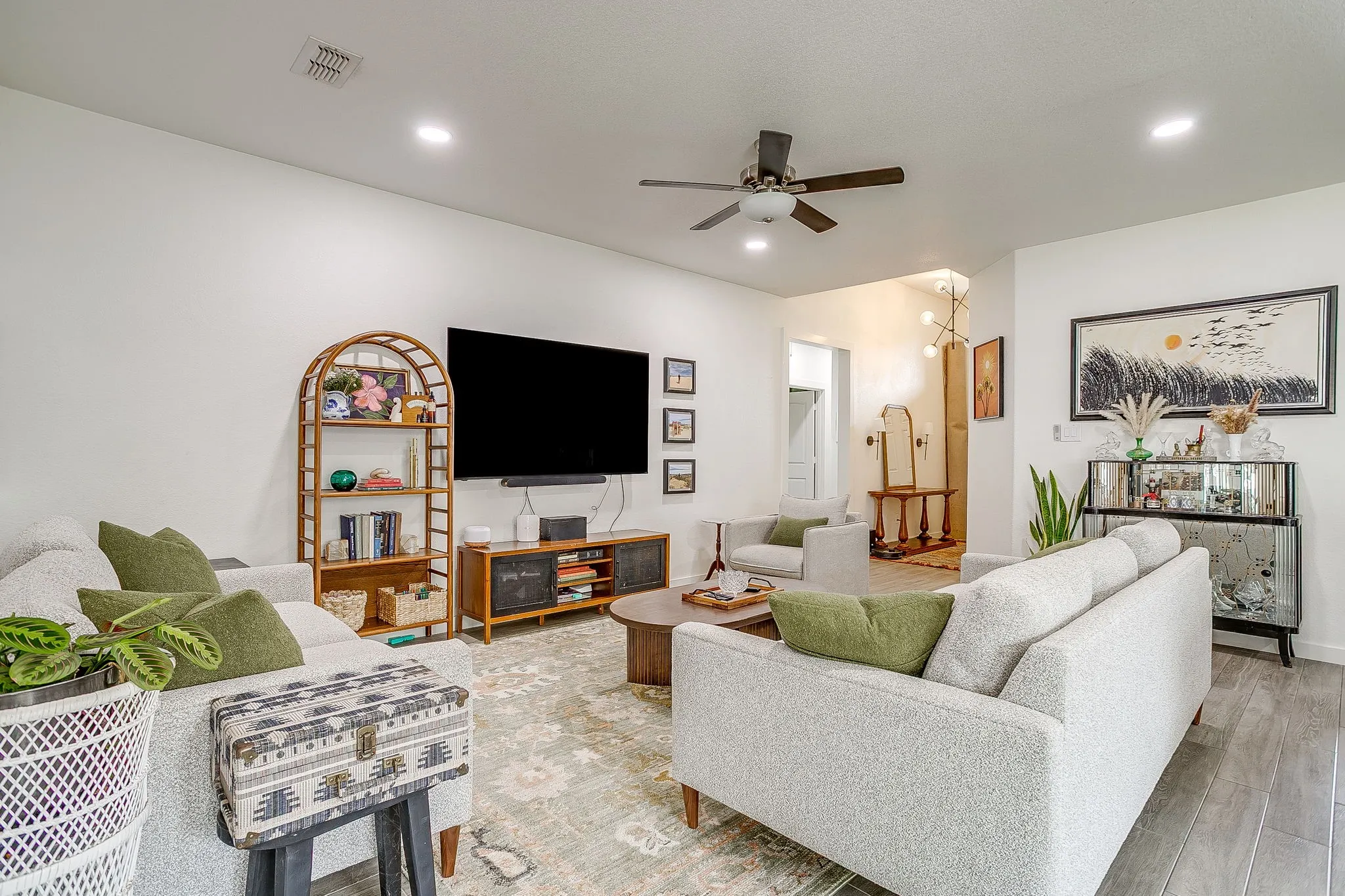 Single Family Residence For Sale in Parker County , 100 Tall Meadow Street, Azle, Texas 76020, 4 Bedroom, 2 Bathroom, 2 Garage spaces, 1,735 Sqft, built in 2015, mls#21285047, Real Estate Agent in Azle, Homes For Sale in Parker county, Homes For Sale in Azle, Realtor in Azle Texas, Real Estate Brokerage Independent Realty Texas, Luminita Cordes Realtor