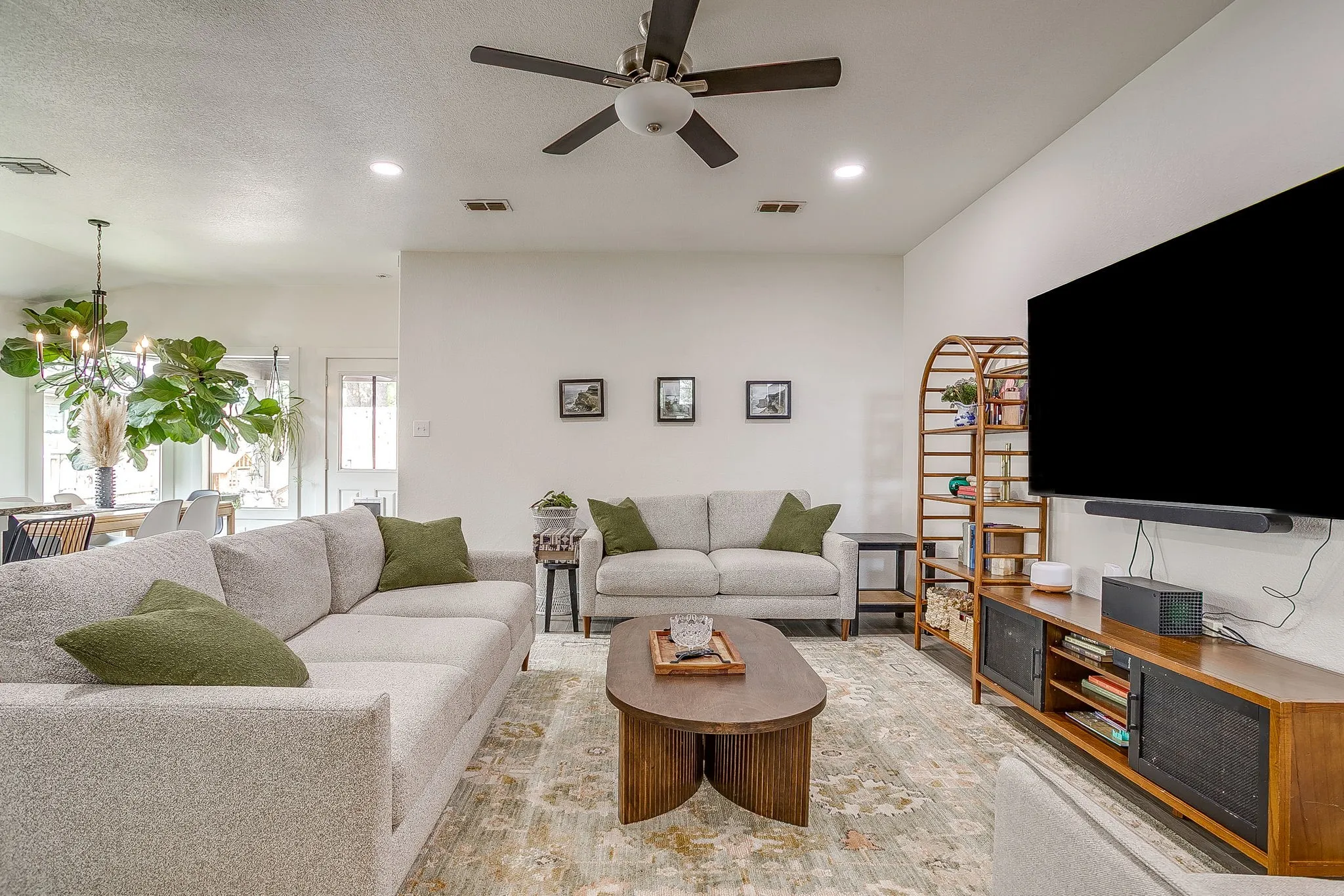 Single Family Residence For Sale in Parker County , 100 Tall Meadow Street, Azle, Texas 76020, 4 Bedroom, 2 Bathroom, 2 Garage spaces, 1,735 Sqft, built in 2015, mls#21285047, Real Estate Agent in Azle, Homes For Sale in Parker county, Homes For Sale in Azle, Realtor in Azle Texas, Real Estate Brokerage Independent Realty Texas, Luminita Cordes Realtor