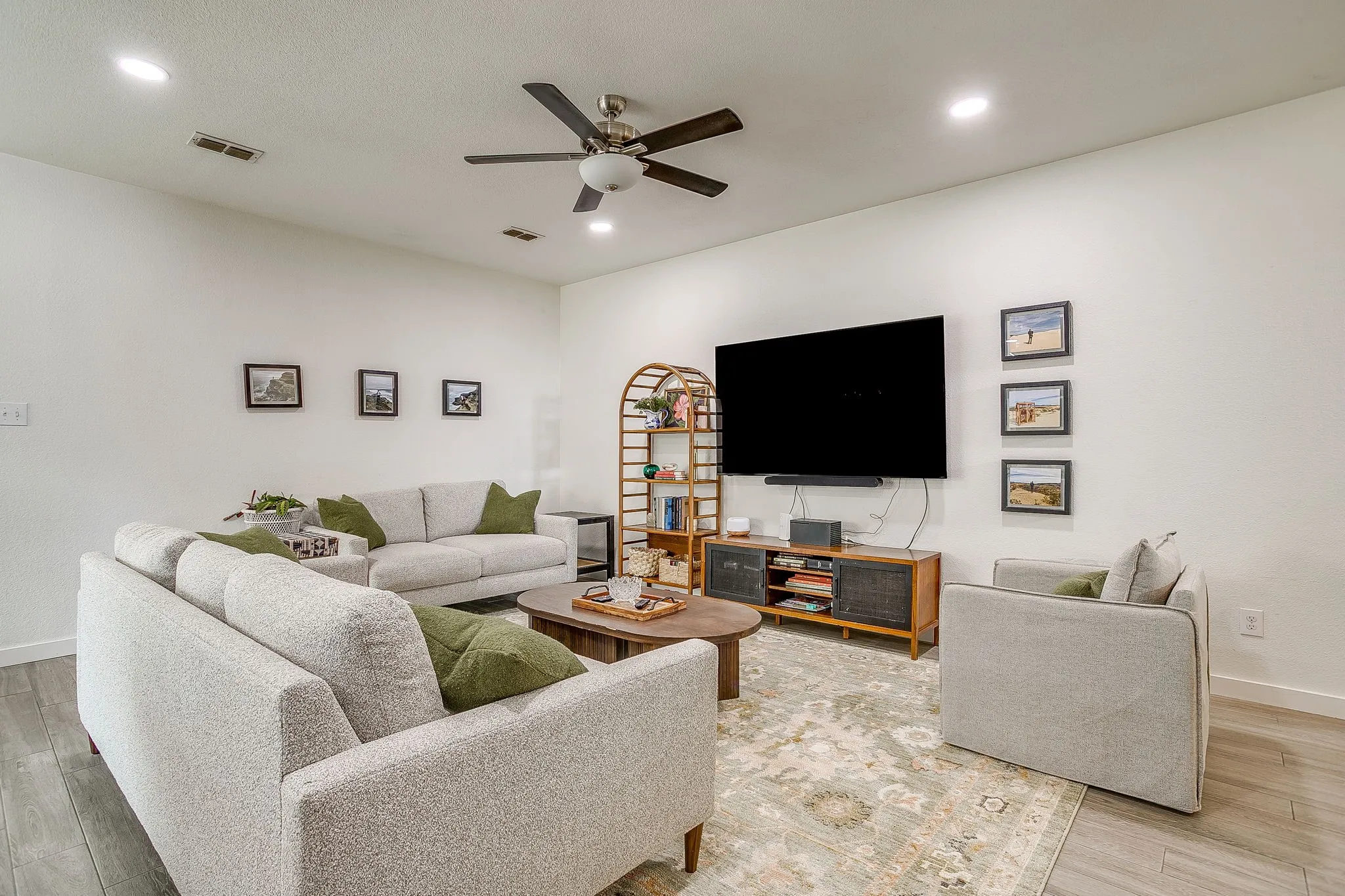 Single Family Residence For Sale in Parker County , 100 Tall Meadow Street, Azle, Texas 76020, 4 Bedroom, 2 Bathroom, 2 Garage spaces, 1,735 Sqft, built in 2015, mls#21285047, Real Estate Agent in Azle, Homes For Sale in Parker county, Homes For Sale in Azle, Realtor in Azle Texas, Real Estate Brokerage Independent Realty Texas, Luminita Cordes Realtor