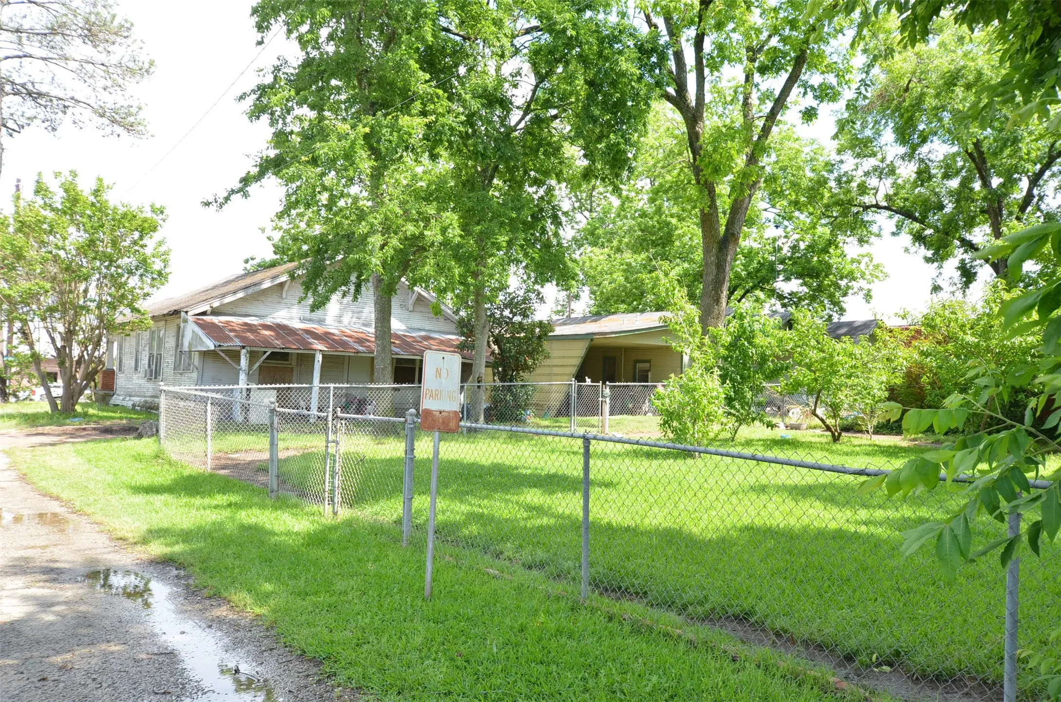 Business For Sale in Van Zandt County , 267 N Grand Saline Street, Canton, Texas 75103, 0, 0, Garage spaces, 0 Sqft, built in 1960, Price $325,000, mls#21285488, Real Estate Agent in Canton, Homes For Sale in Van Zandt county, Homes For Sale in Canton, Realtor in Canton Texas, Real Estate Brokerage Independent Realty Texas, Luminita Cordes Realtor